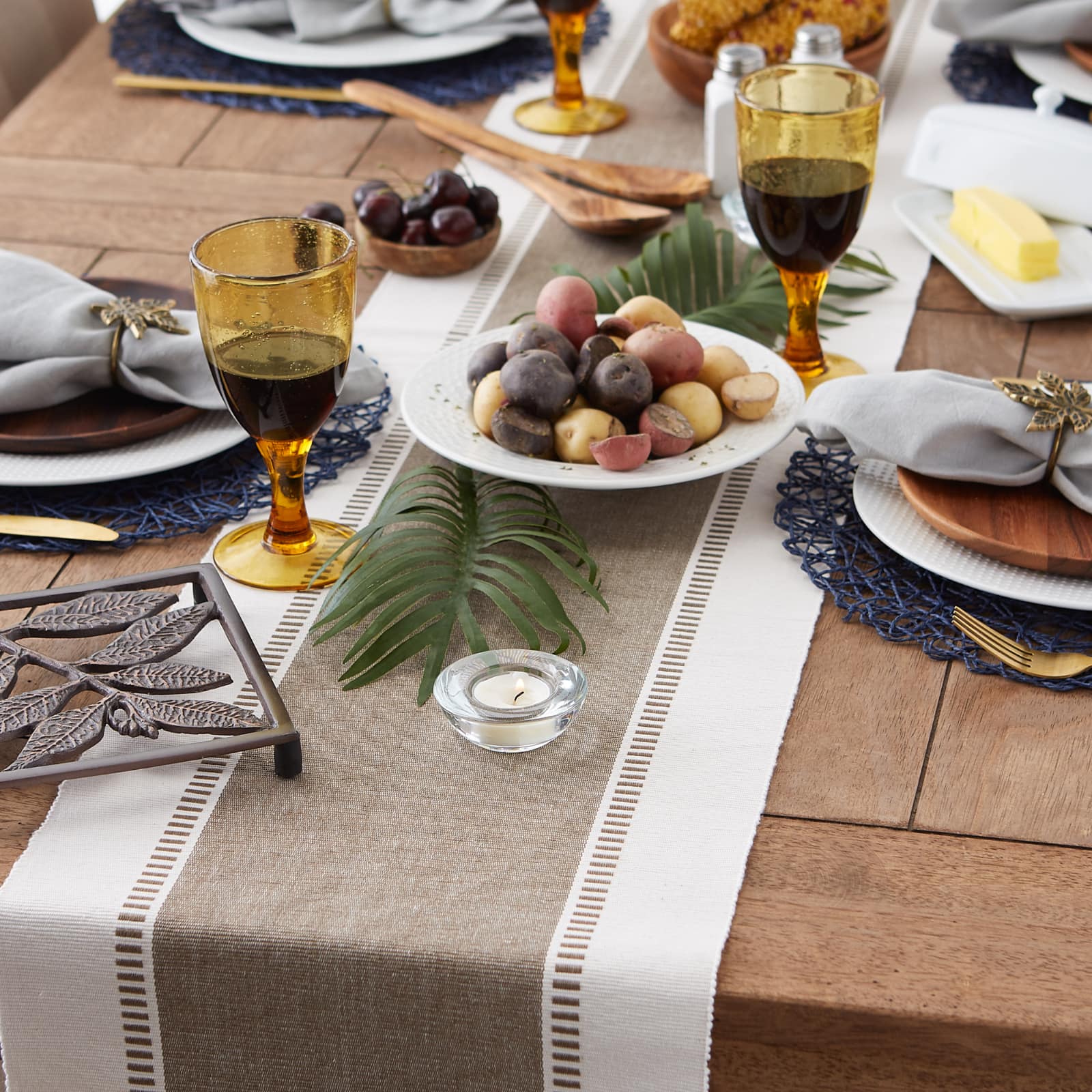 DII&#xAE; 108&#x22; Dobby Stripe Table Runner