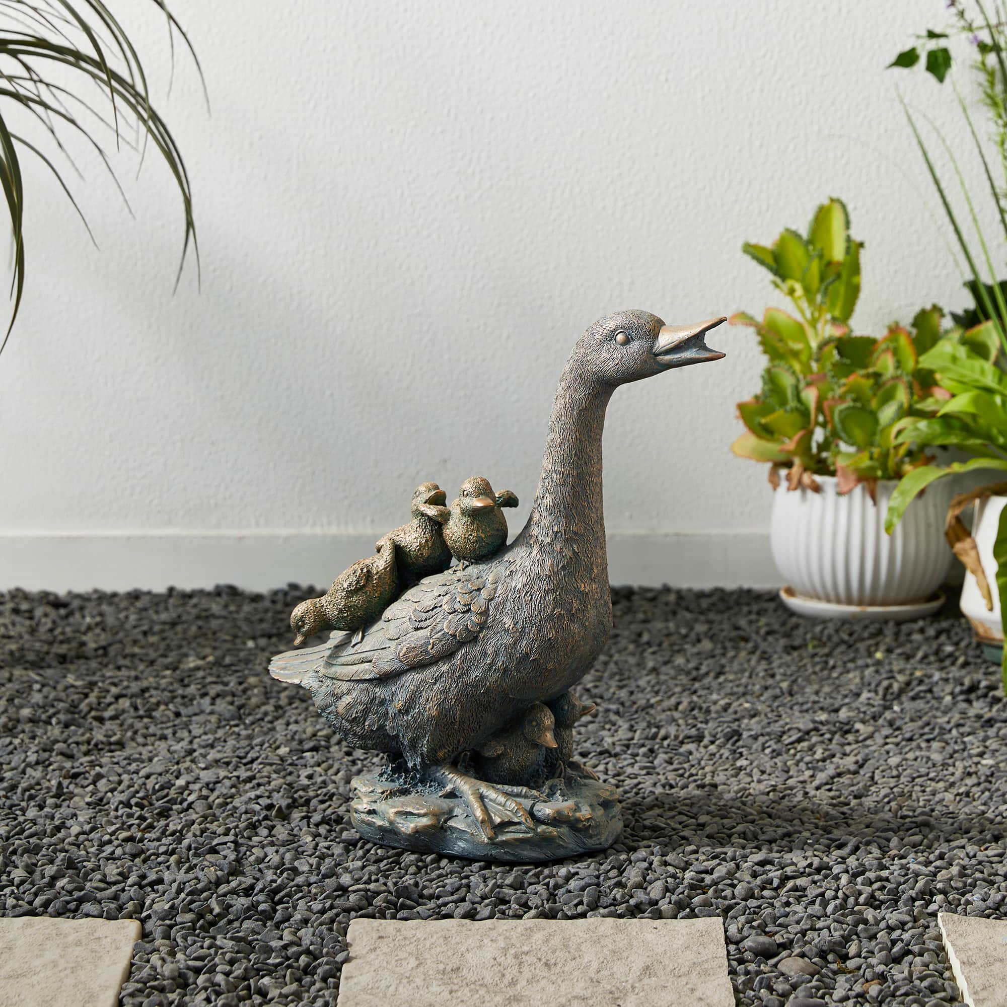 Glitzhome&#xAE; 15&#x22; Faux Bronze Duck Garden Statue