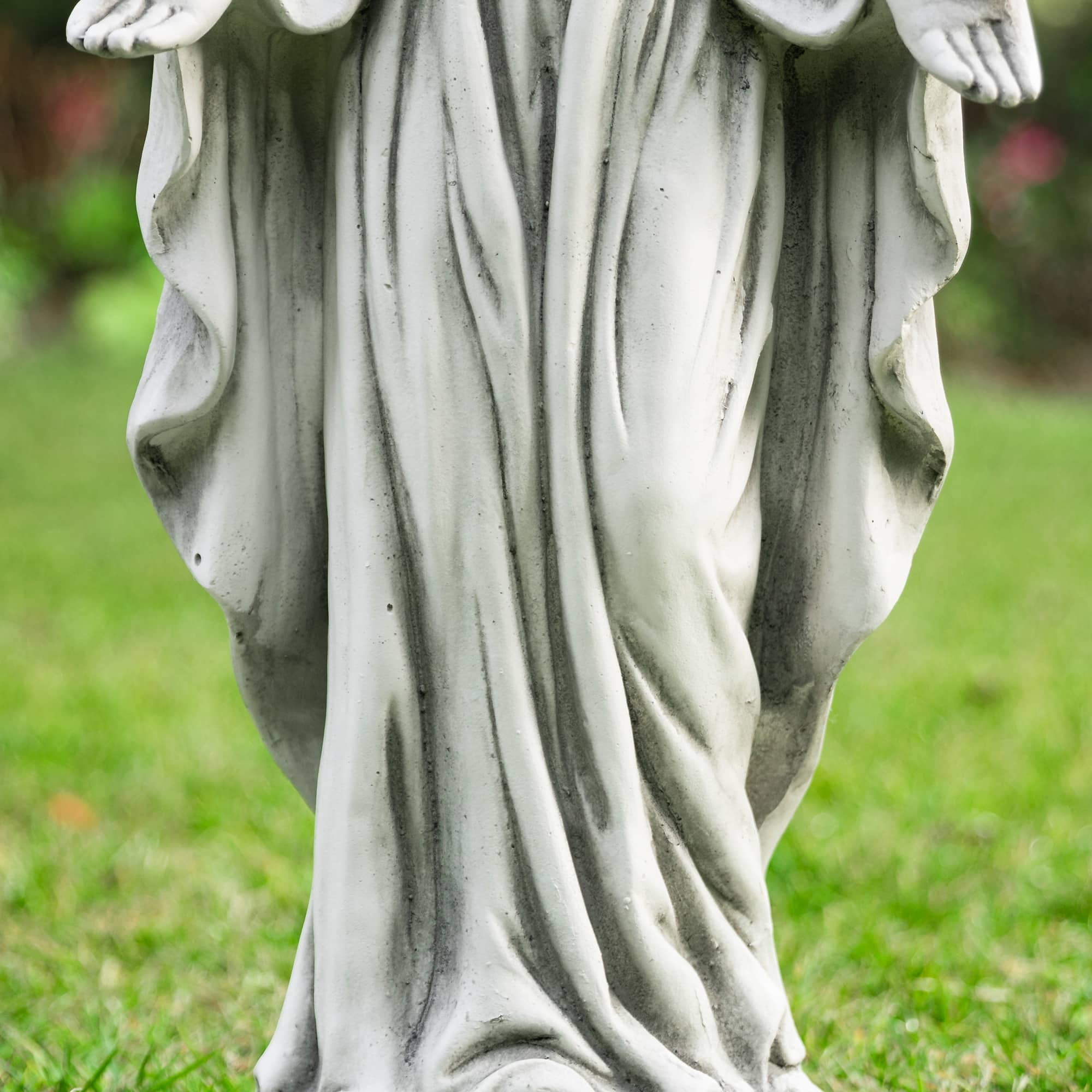 Glitzhome&#xAE; 30&#x22; Blessed Mother Mary Garden Statue