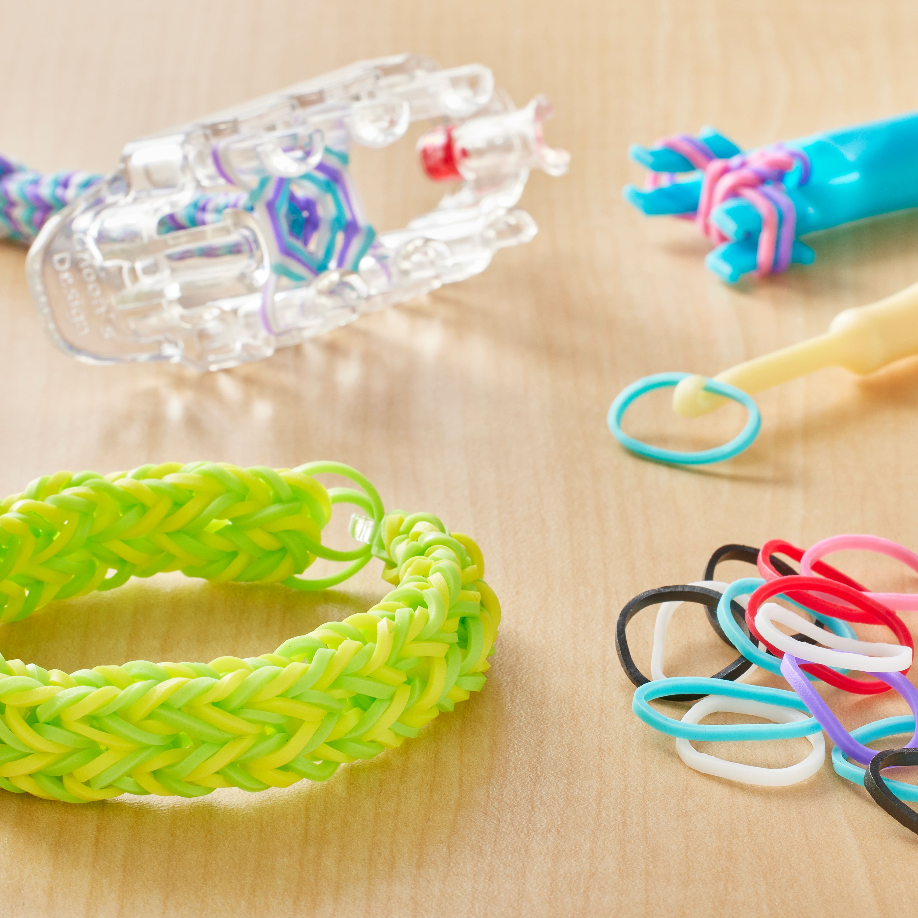 Rainbow Loom Bracelet Making Kit Crafts Kids Hobby 600+ Latex Free Rubber  Band