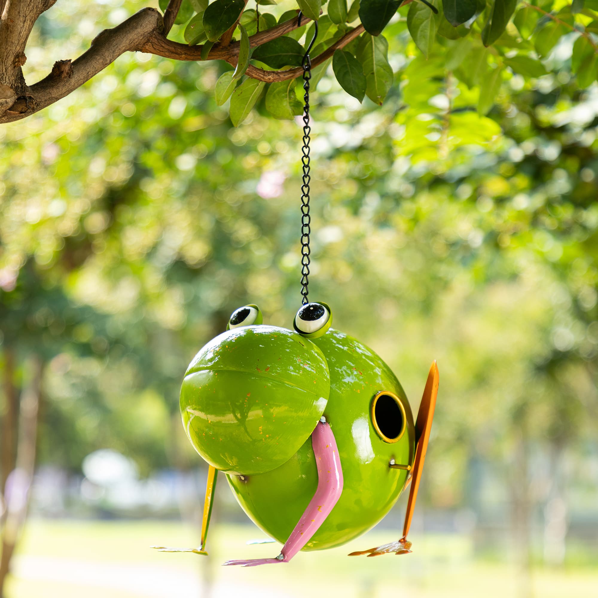 Glitzhome® 9" Metal Glossy Frog Outdoor Garden Birdhouse