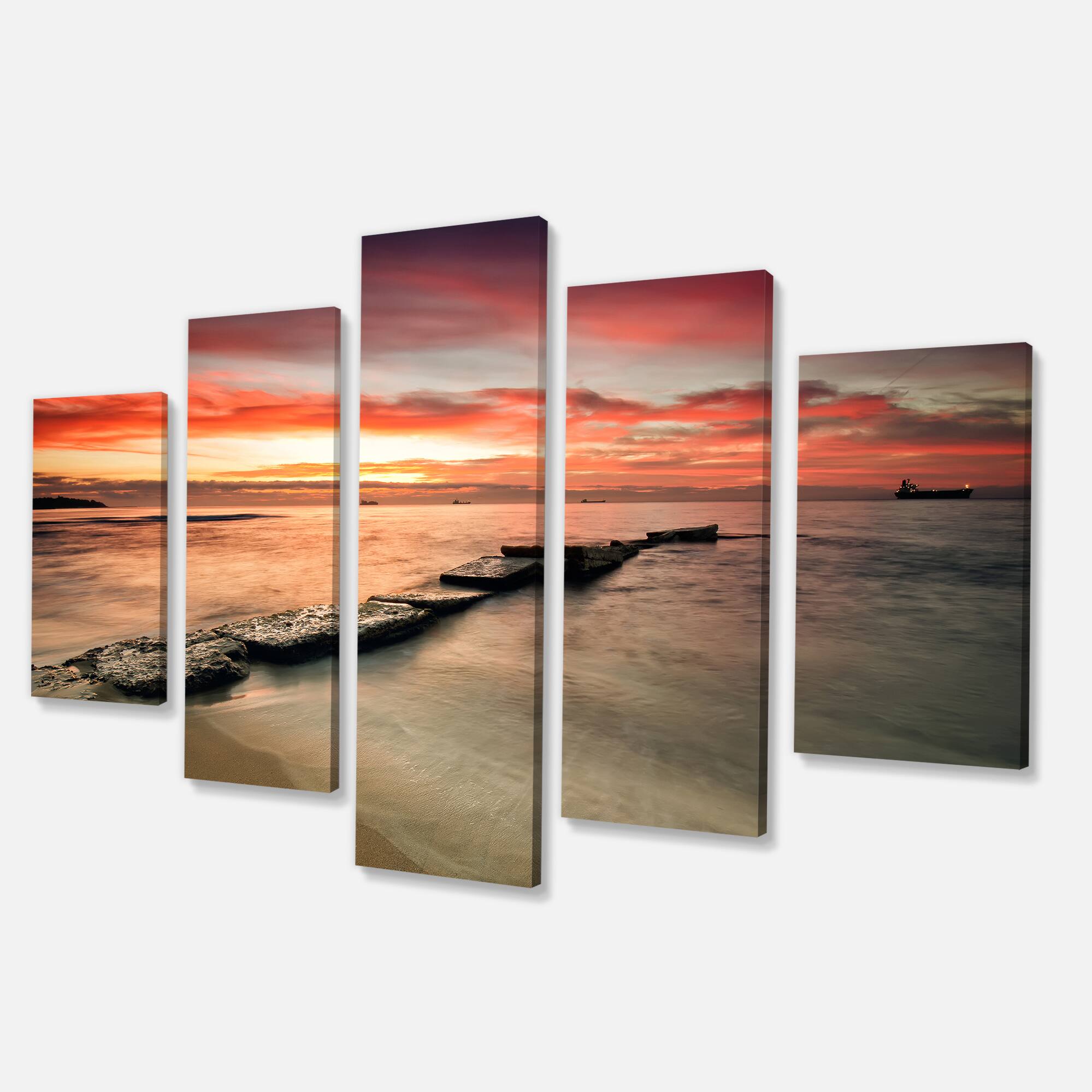 Designart - Wonderful Sunrise on Black Ocean - Beach Photo Canvas Print