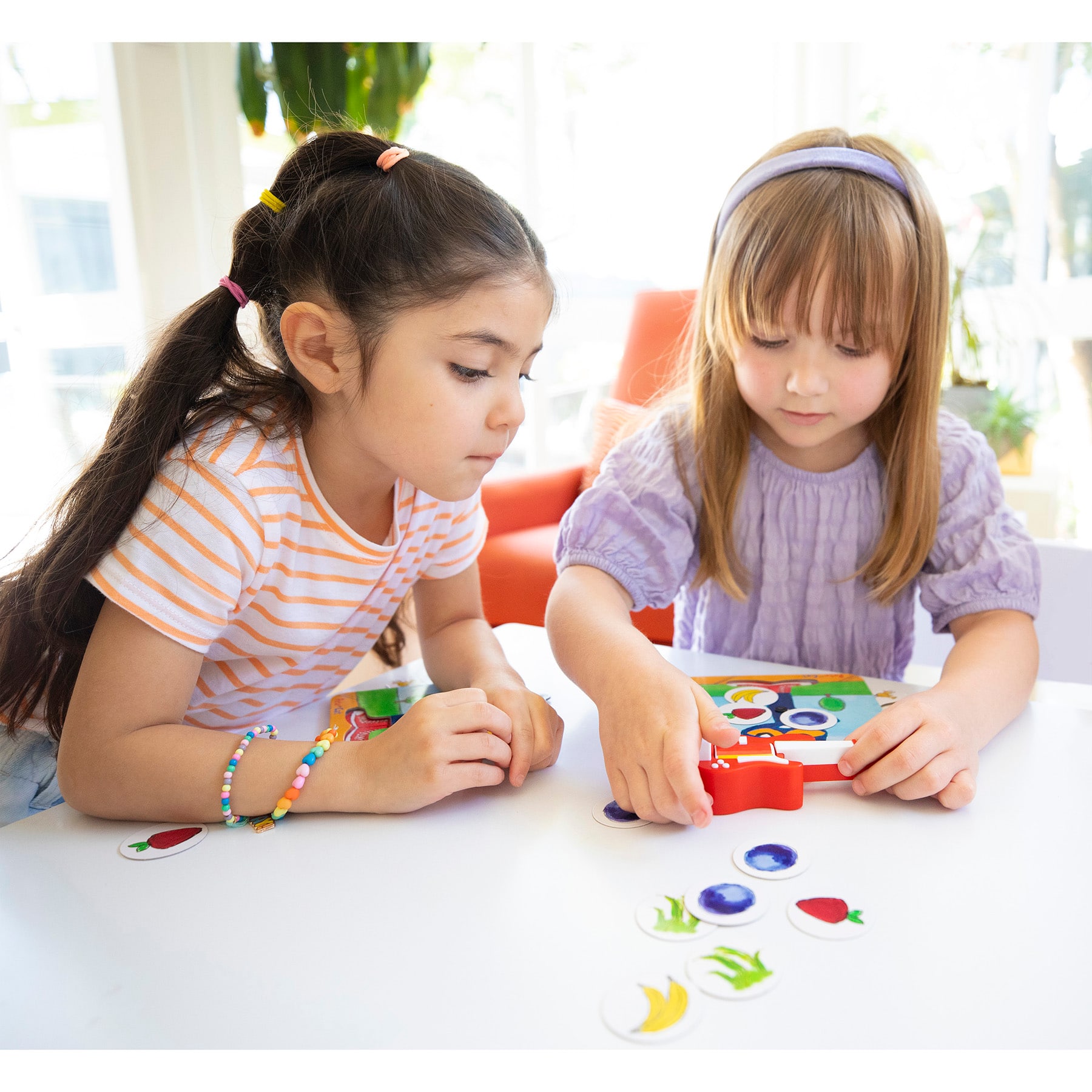 Educational Insights® Pete the Cat® I Love My White Shoes Game