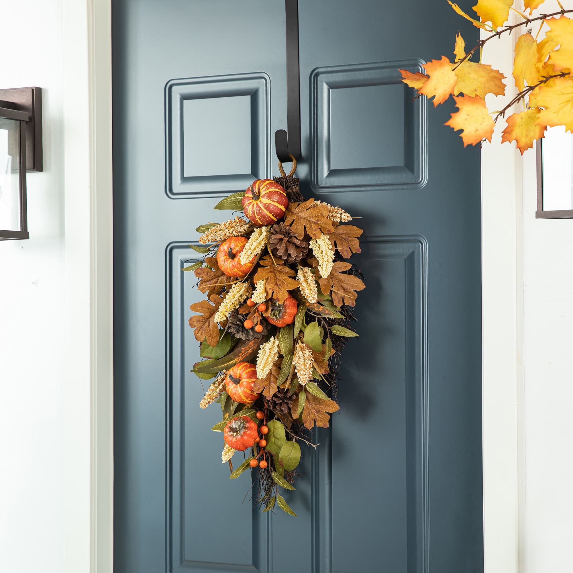 Glitzhome&#xAE; 27&#x22; Fall Pumpkin Leaf Swag