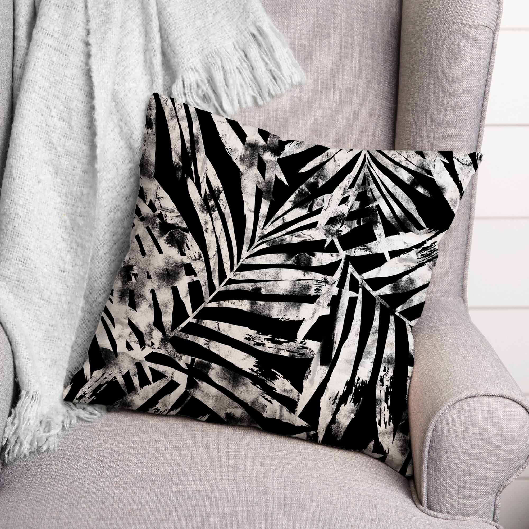 18" x 18" Distressed Leaves Indoor/Outdoor Throw Pillow