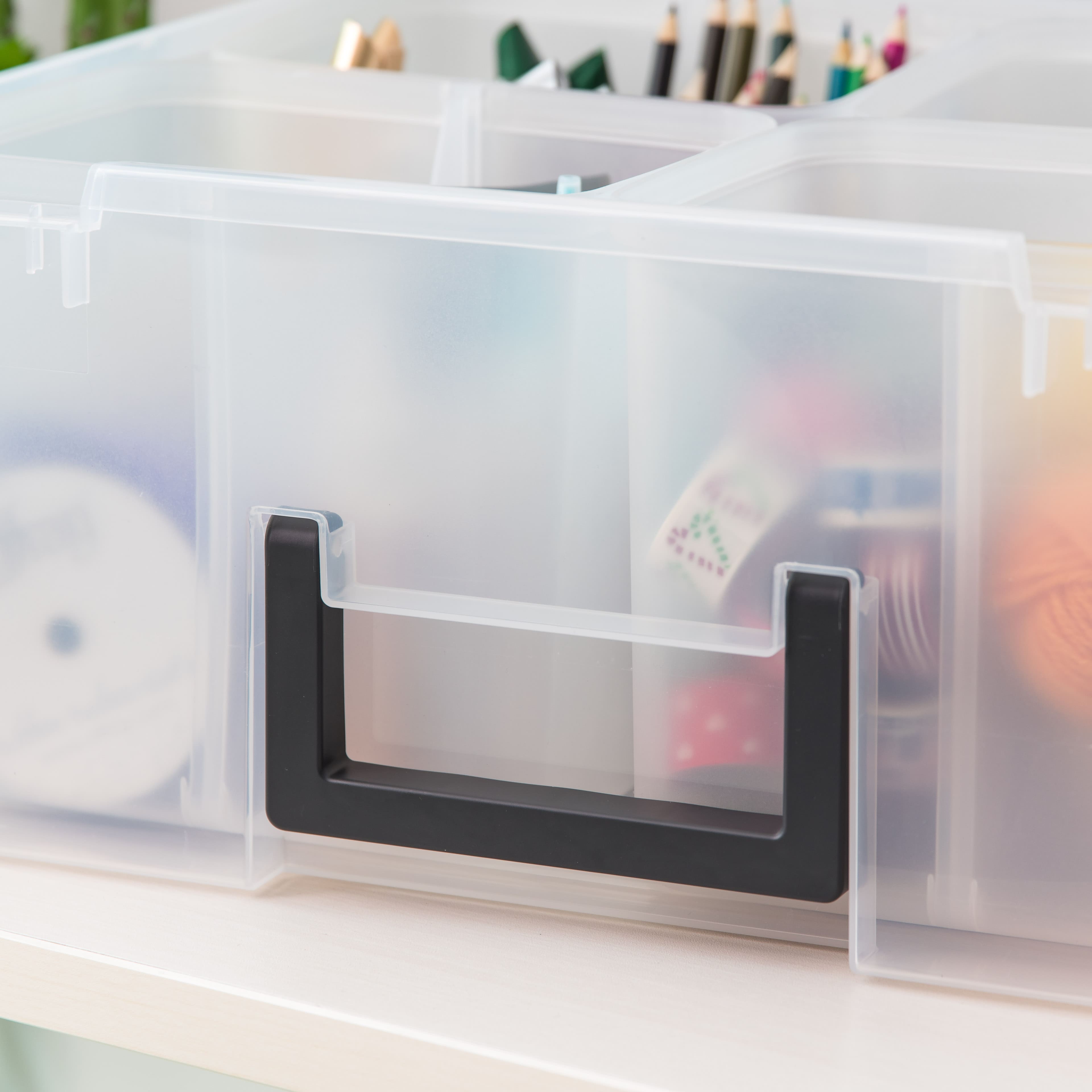IRIS&#xAE; Portable Divided Plastic Craft Bin