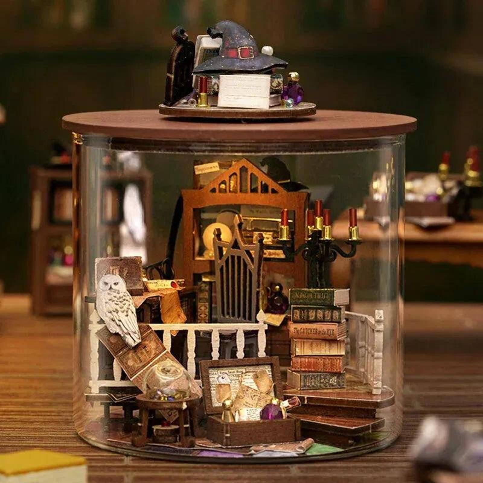 Wizardi Magic House Miniature Dollhouse Roombox Kit