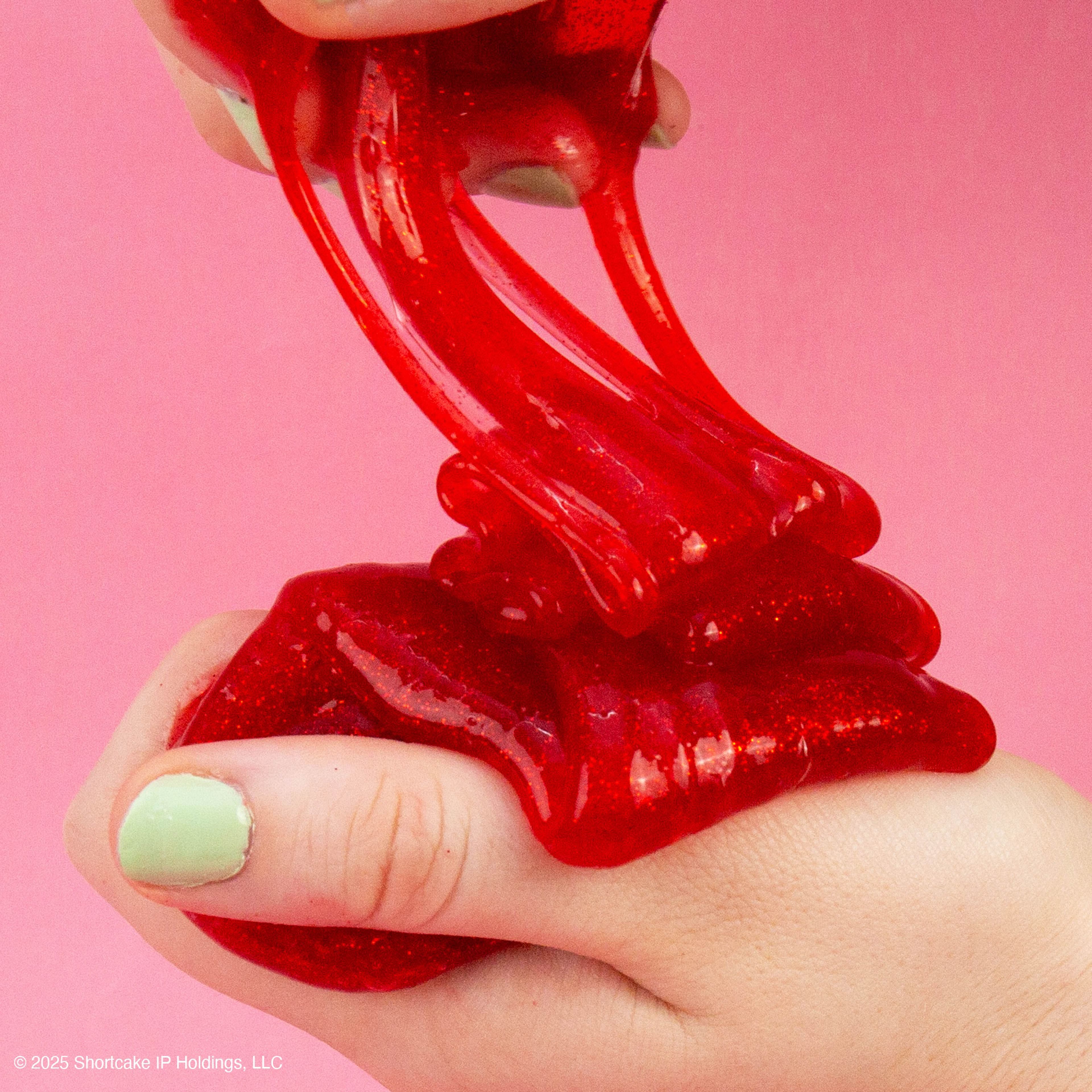 Strawberry Shortcake&#x2122; Strawberry-Scented Glitter Slime