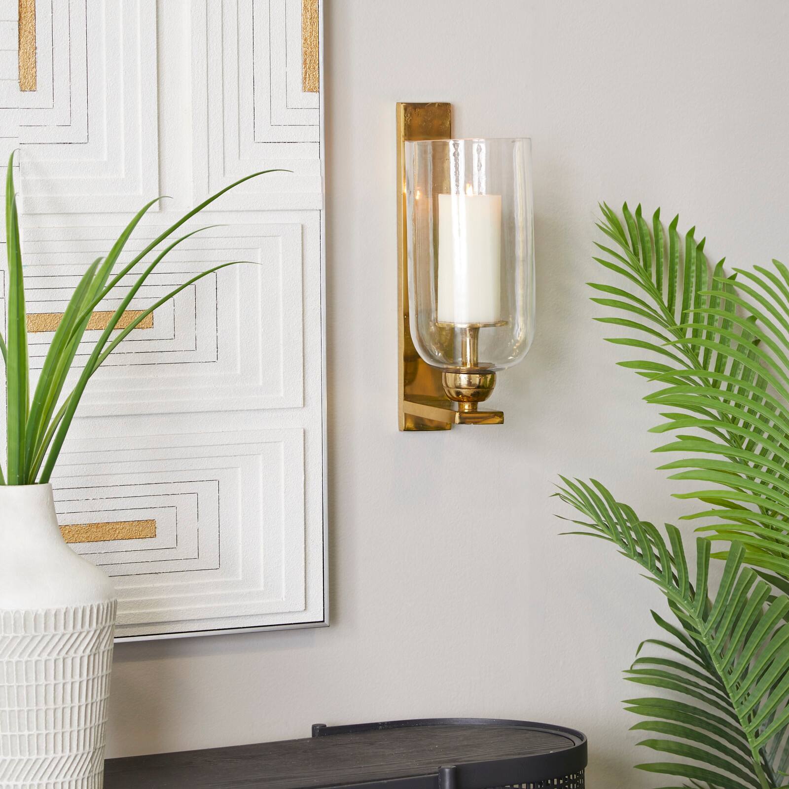Gold Aluminum Modern Wall Sconce, 6&#x22; x 8&#x22; x 16&#x22;