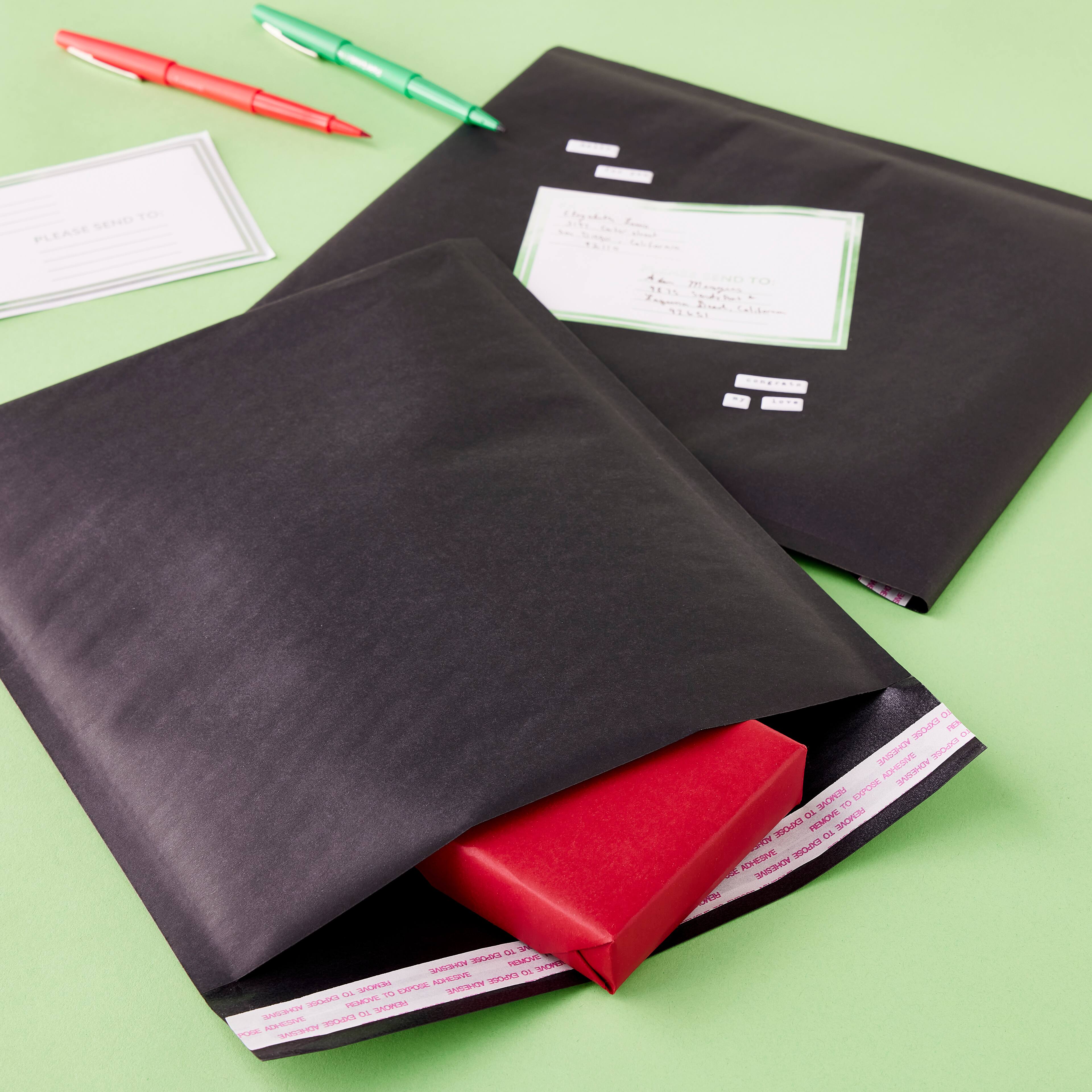 9.5&#x22; x 11.25&#x22; Bubble Mailers by Celebrate It&#x2122;, 3ct.