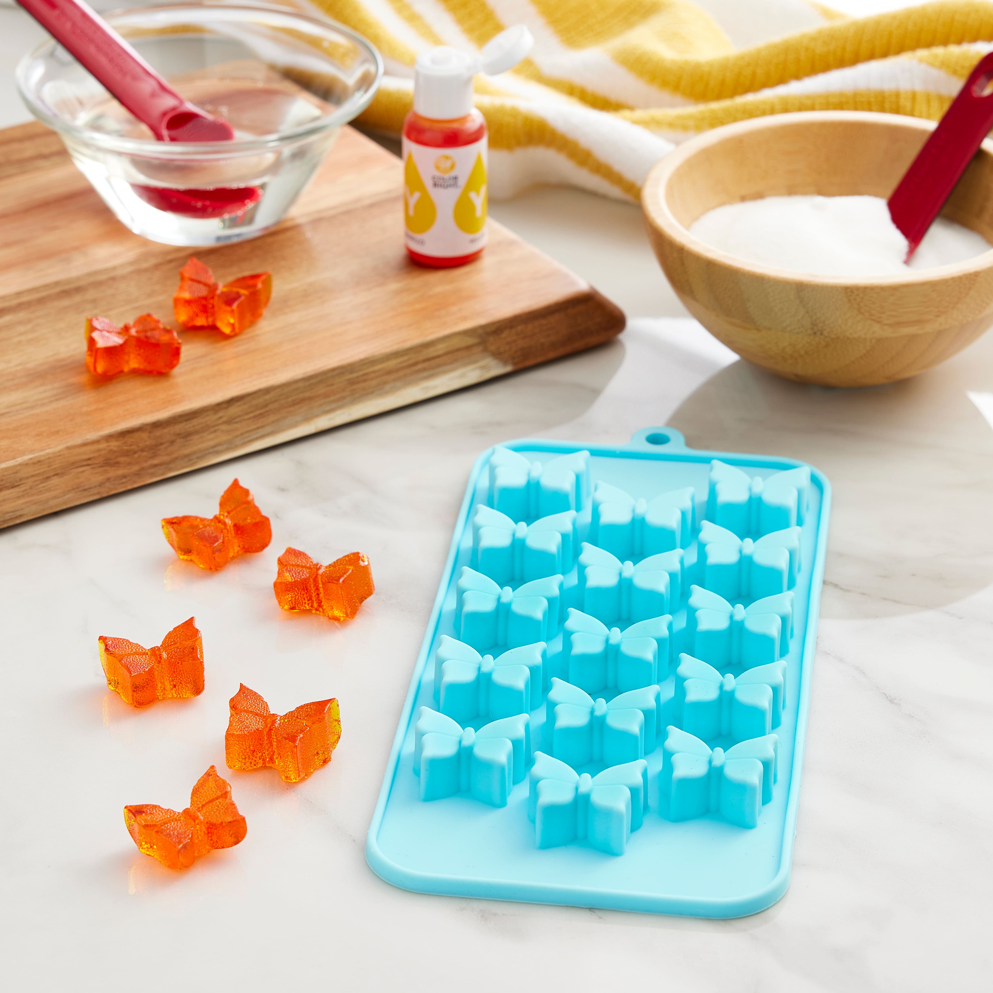  Tadonyny Mini Butterfly Silicone Molds for Chocolate Gummy  Candy, Butterfly Mint Molds Ice Cube Molds with Scraper (butterfly) : Home  & Kitchen