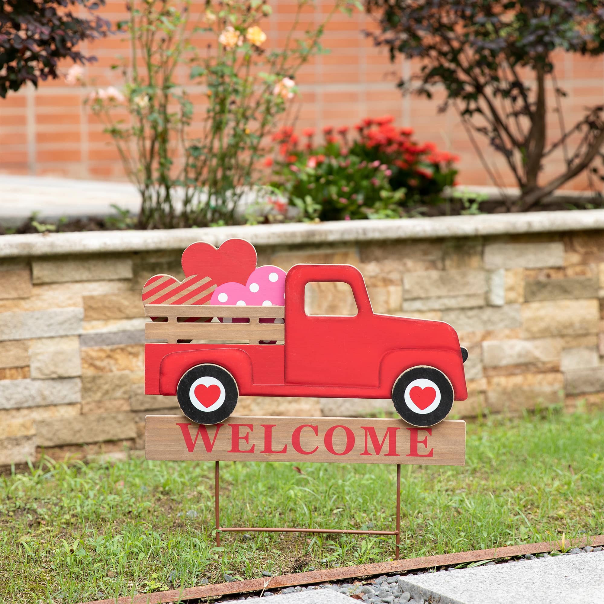 Glitzhome&#xAE; 24&#x22; Metal Wooden Valentine&#x27;s Truck Yard Stake &#x26; Hanging Sign