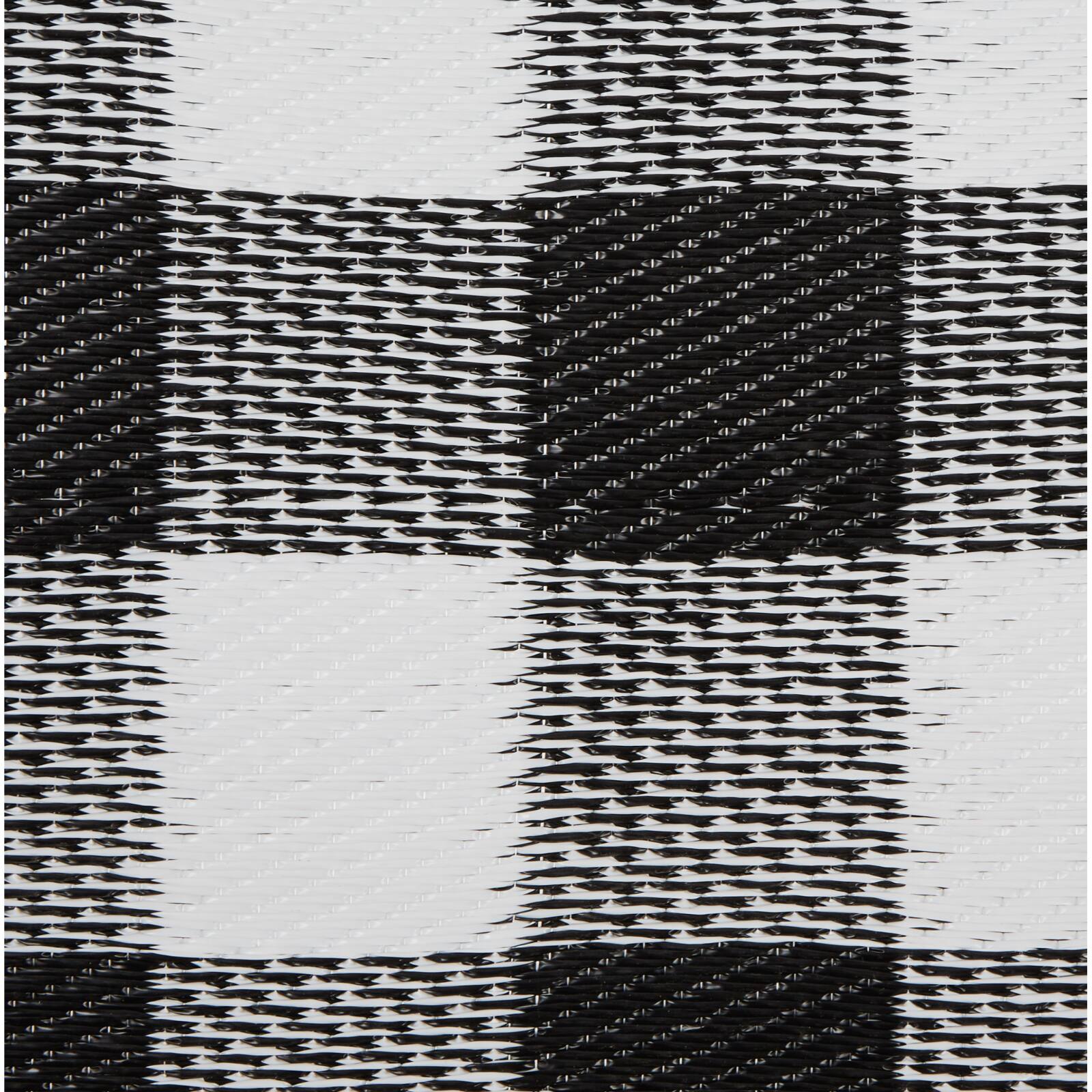 DII&#xAE; Black &#x26; White Buffalo Check Outdoor Rug, 5ft. x 8ft.