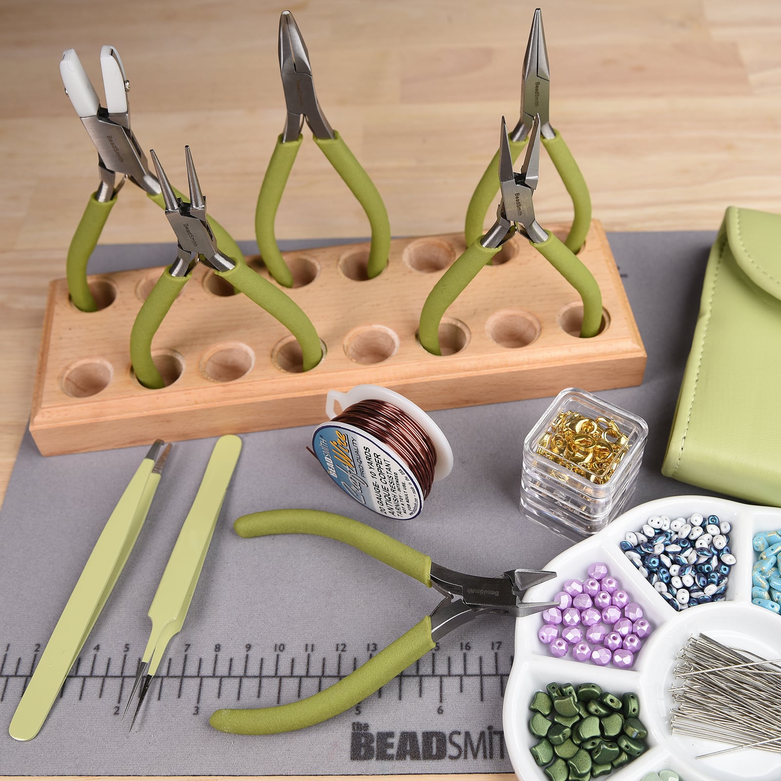 The Beadsmith&#xAE; Fashion Color Plier Set &#x26; Clutch