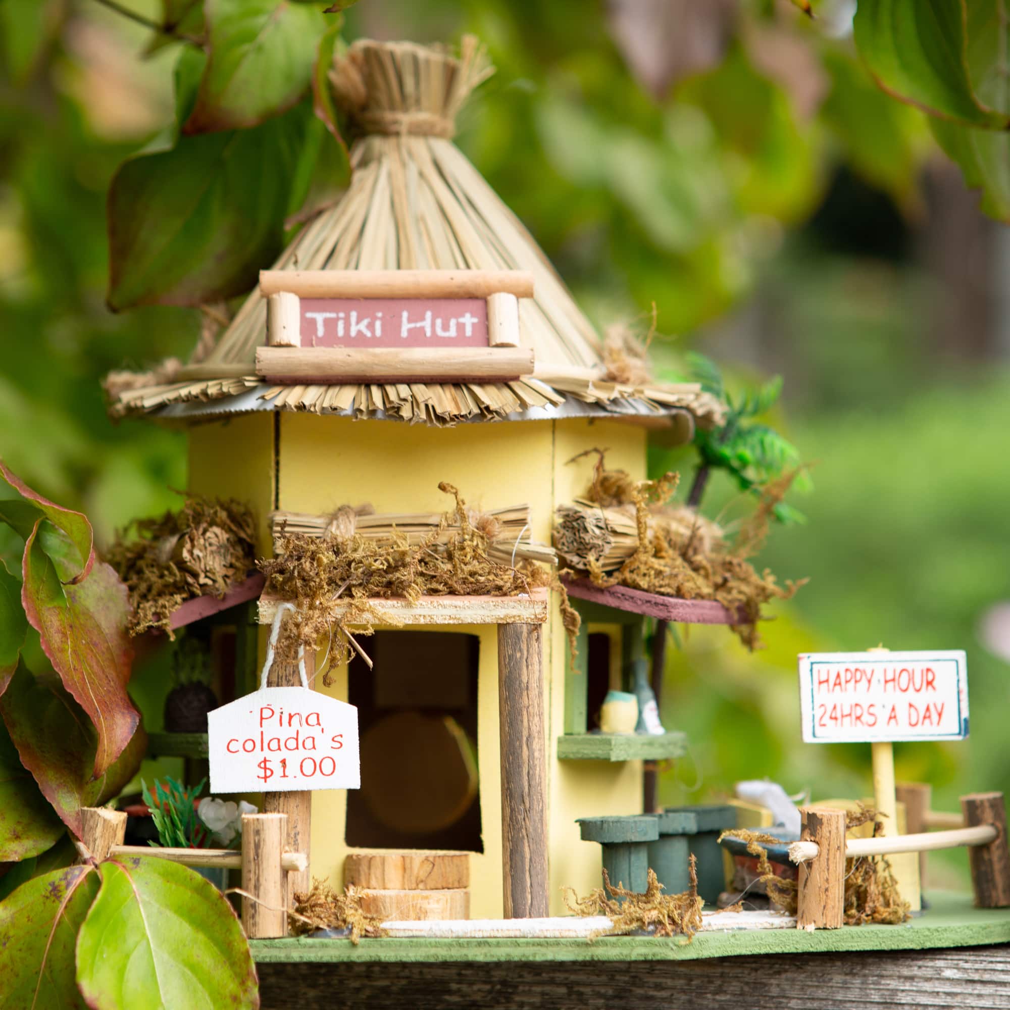 10&#x27;&#x27; Tropical Tiki Hut Birdhouse 
