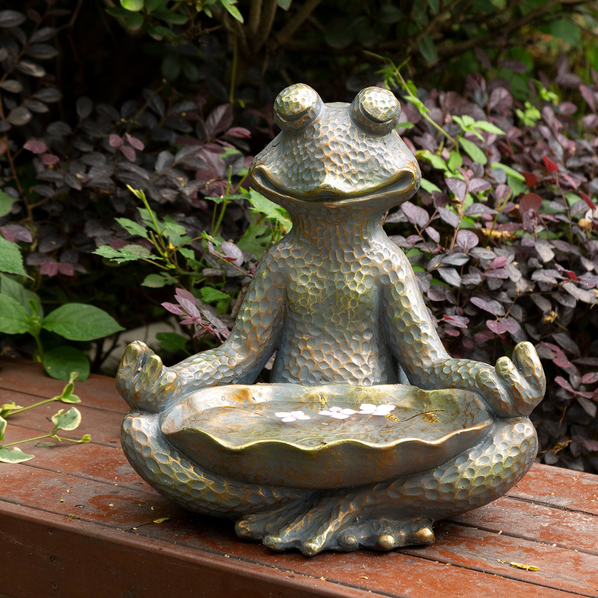 Glitzhome&#xAE; 14&#x22; Bronze Yoga Frog Statue