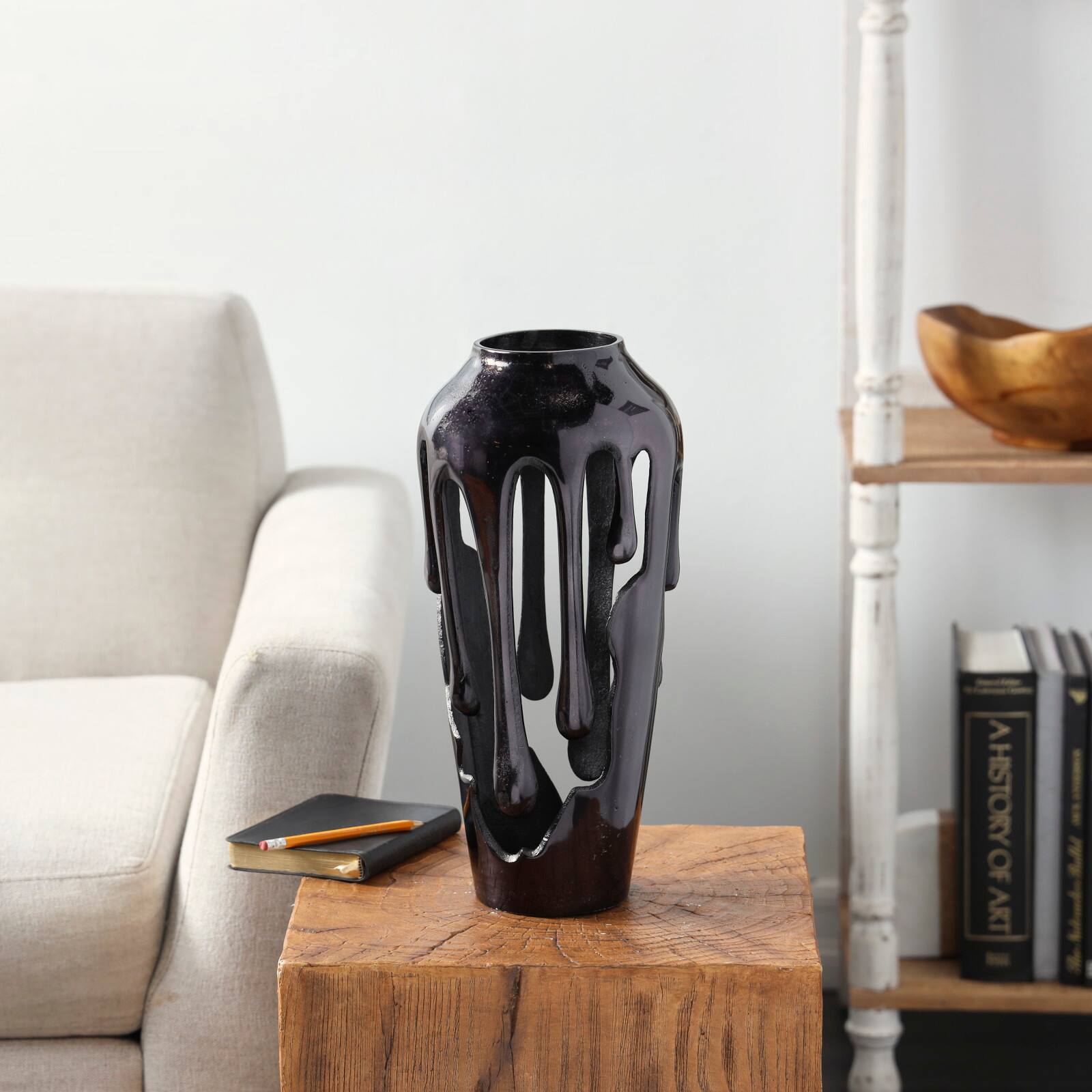 15&#x22; Black Aluminum Drip Vase with Melting Designed Body