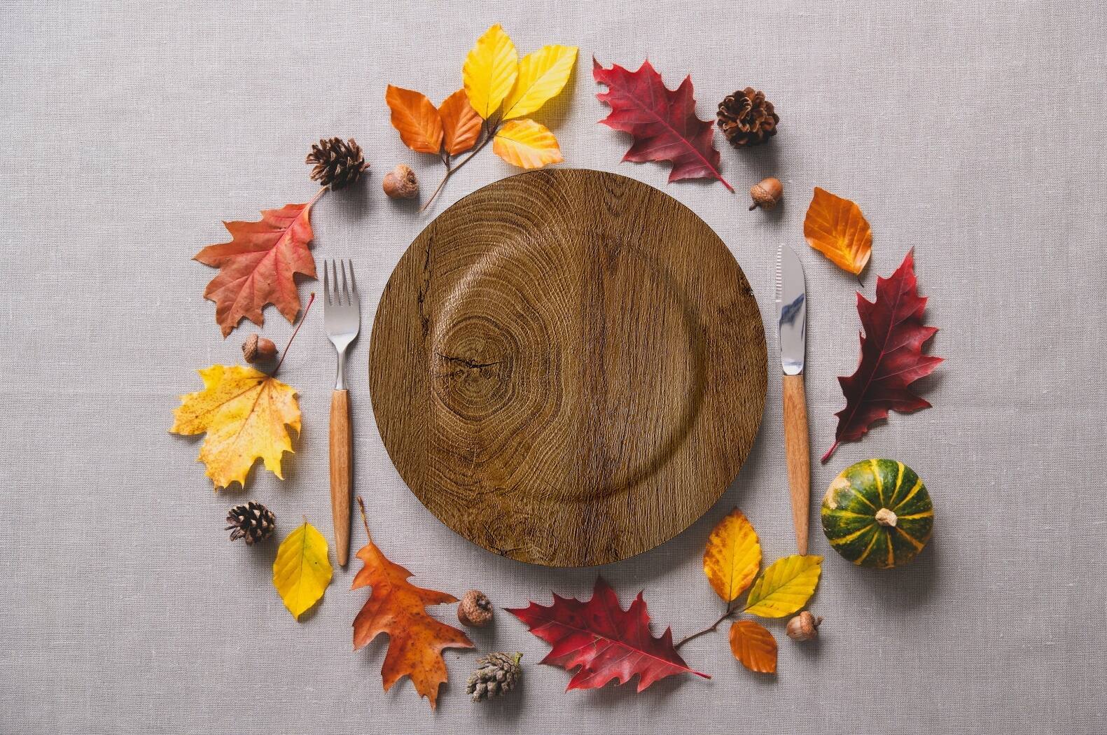 13&#x22; Faux Wood Charger Plate by Celebrate It&#x2122;