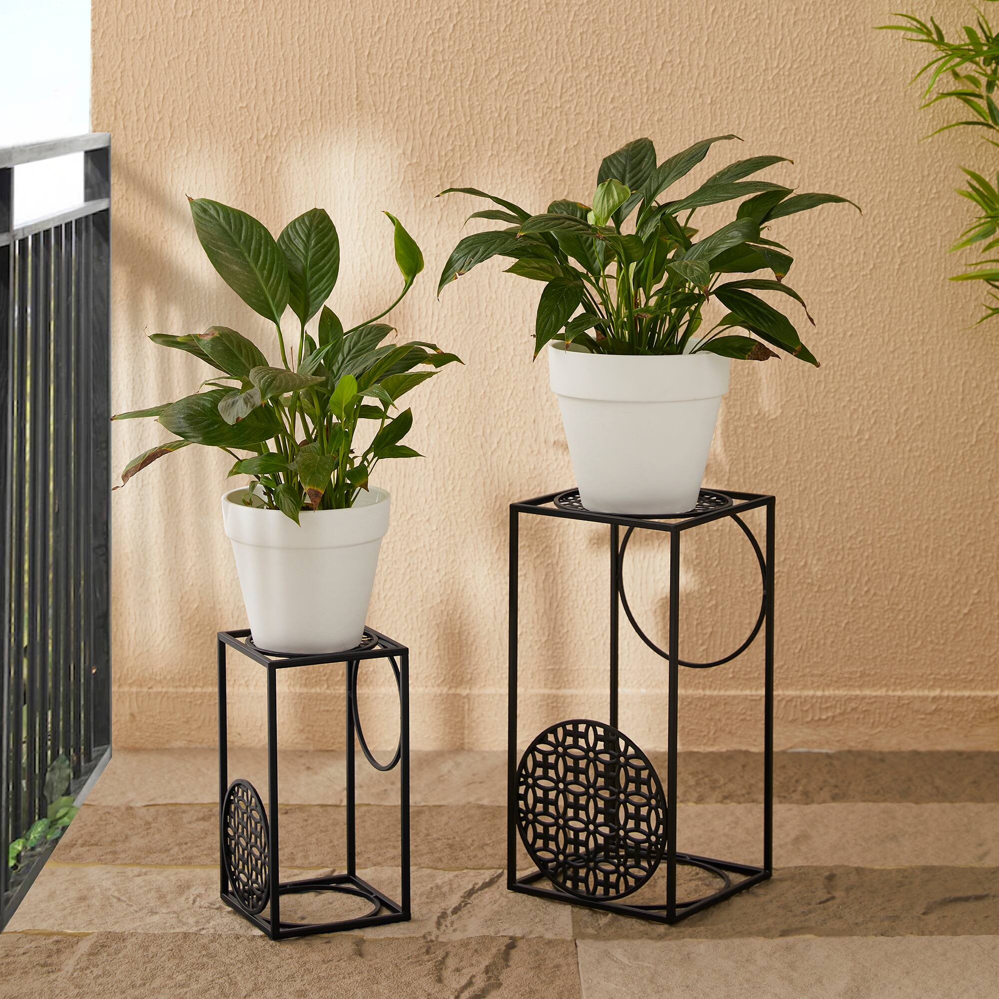 Glitzhome&#xAE; Black Metal Wire Rectangular Nesting Planter Stand Set