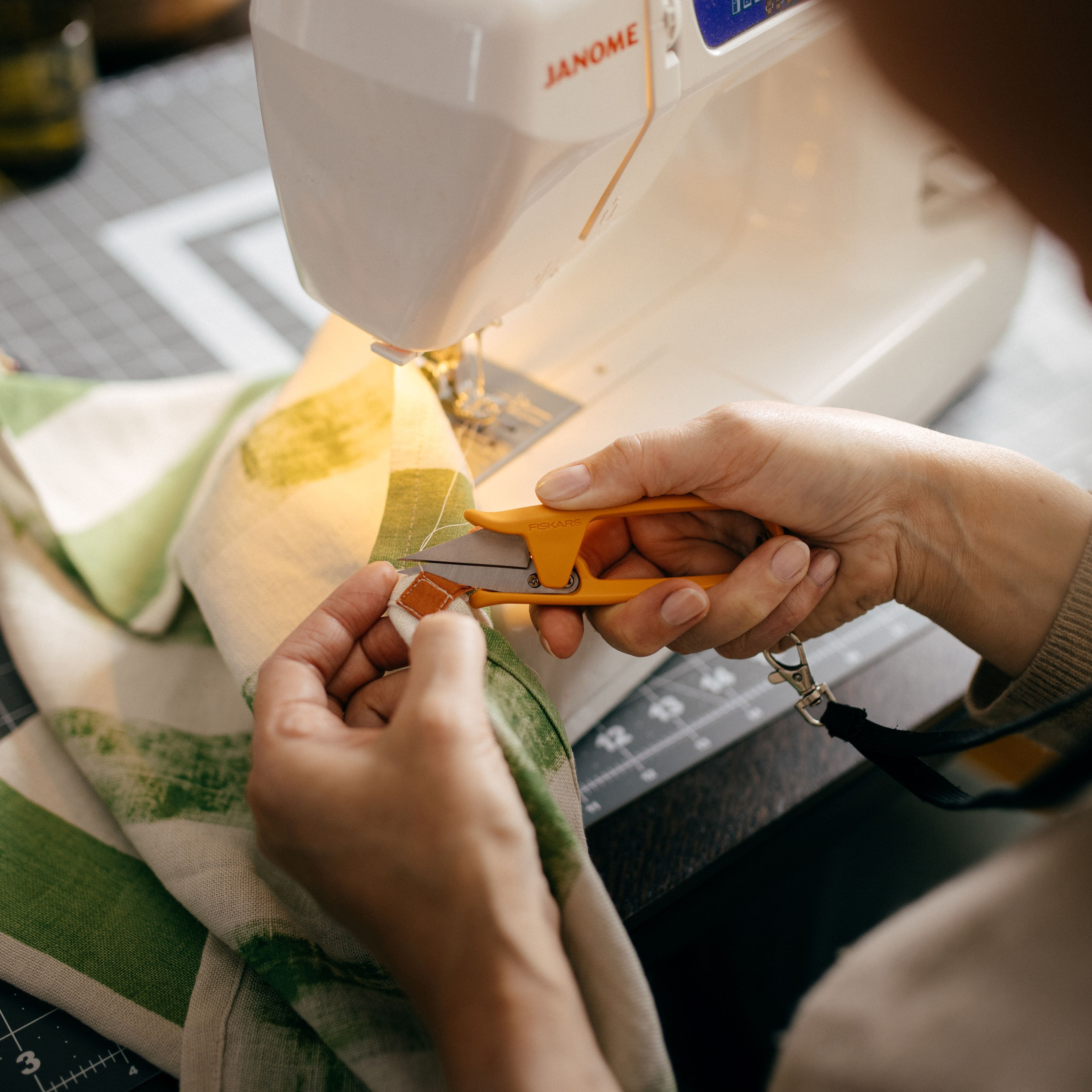 Fiskars&#xAE; Premier Thread Snips