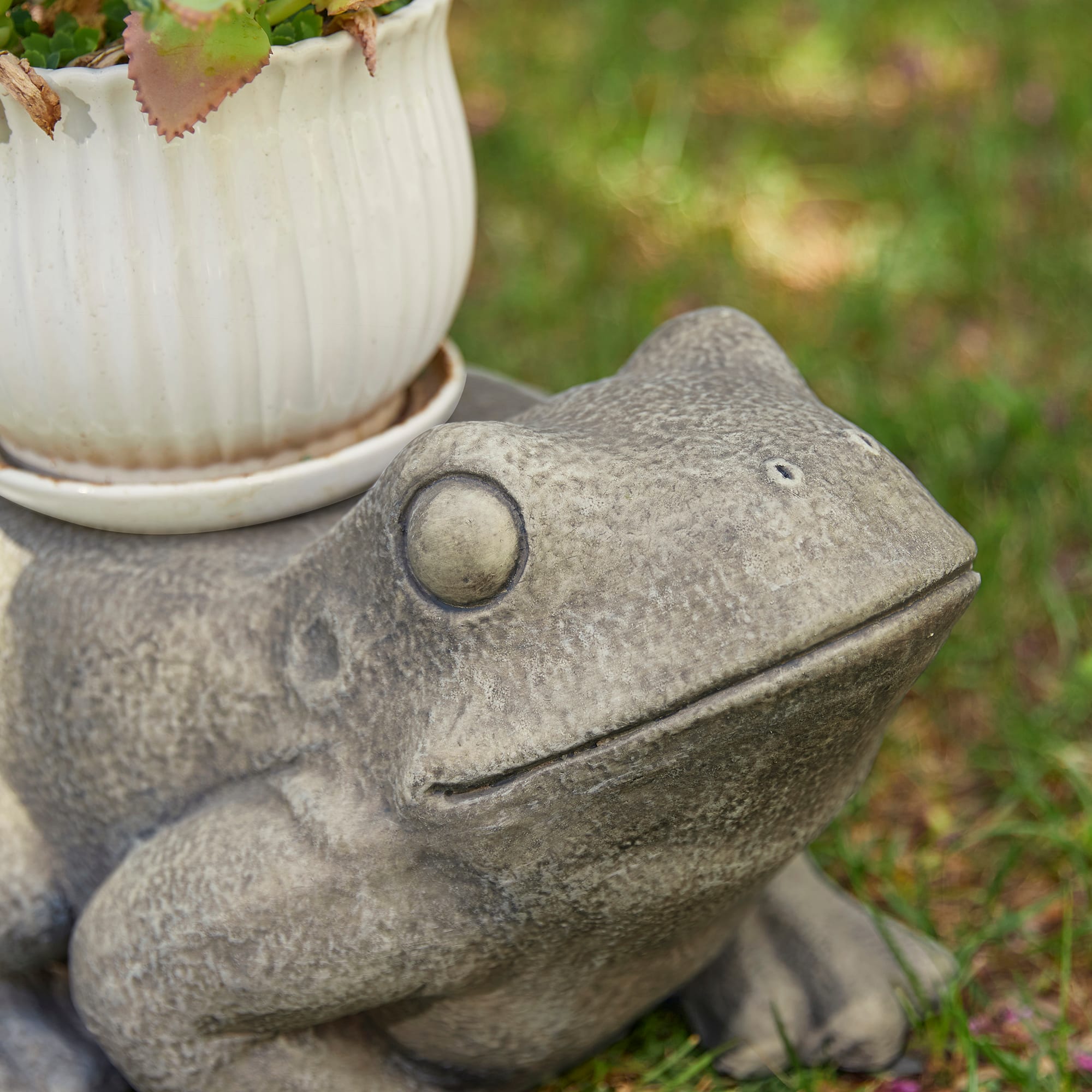 Glitzhome® 15.25" Frog Garden Statue Planter Stand