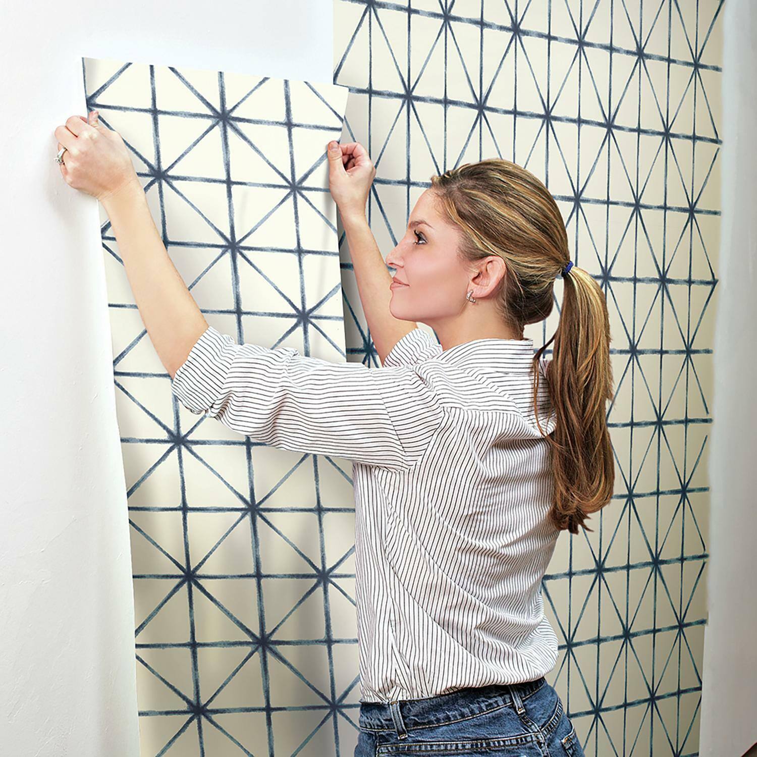 RoomMates Modern Abstract Peel & Stick Wallpaper