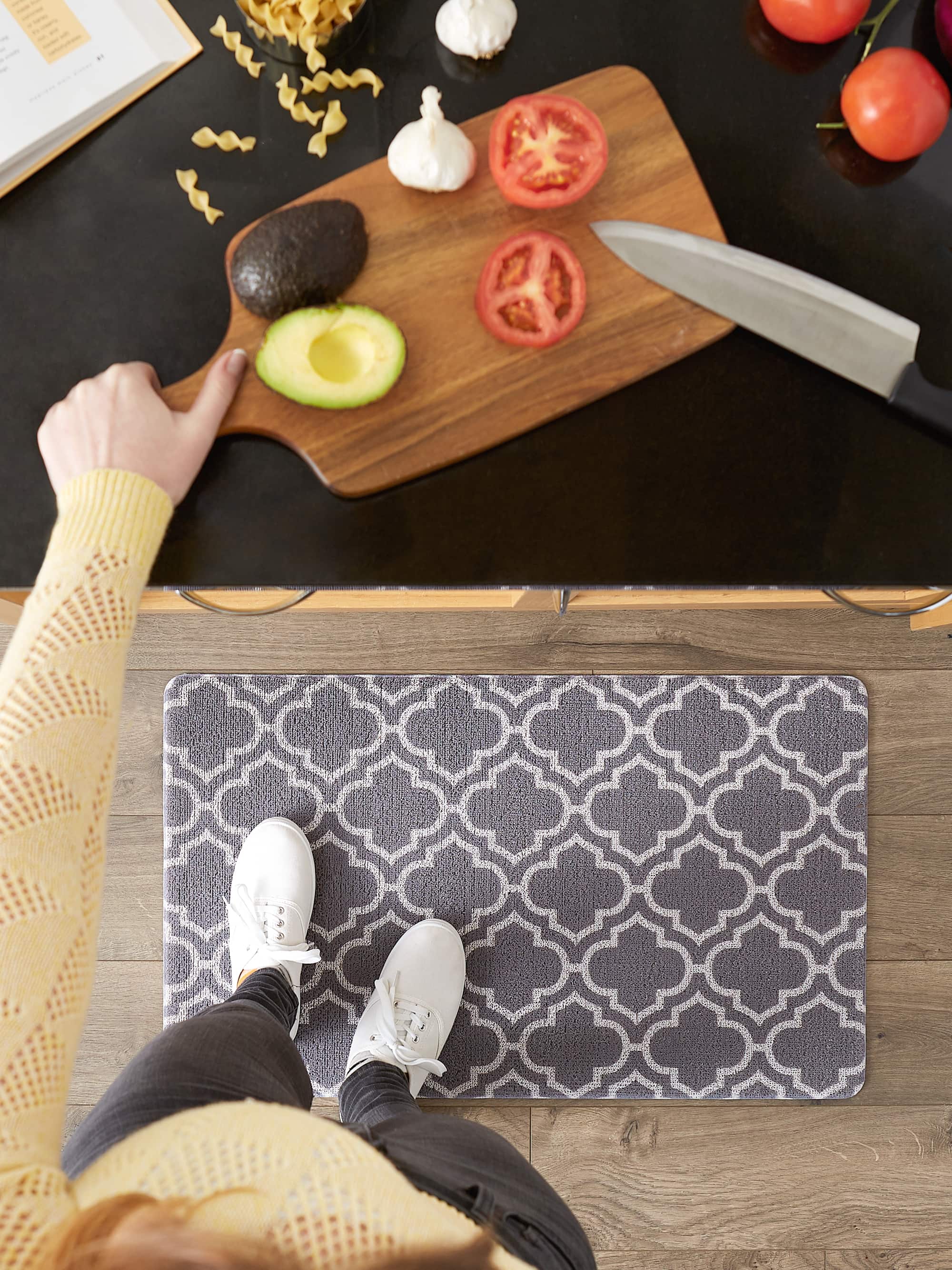 DII&#xAE; Gray Lattice Tufted Mat