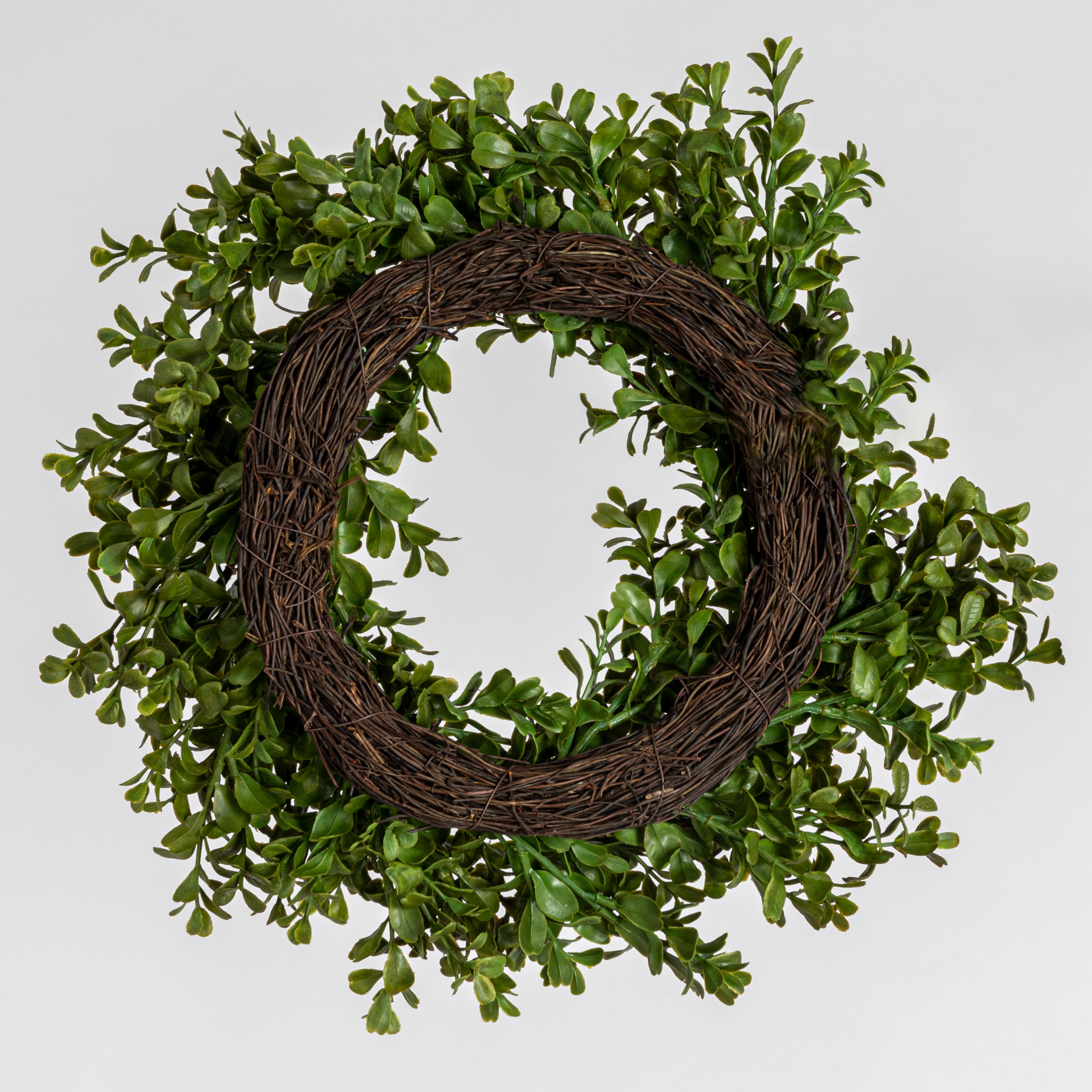 13&#x22; Green Boxwood Wreath