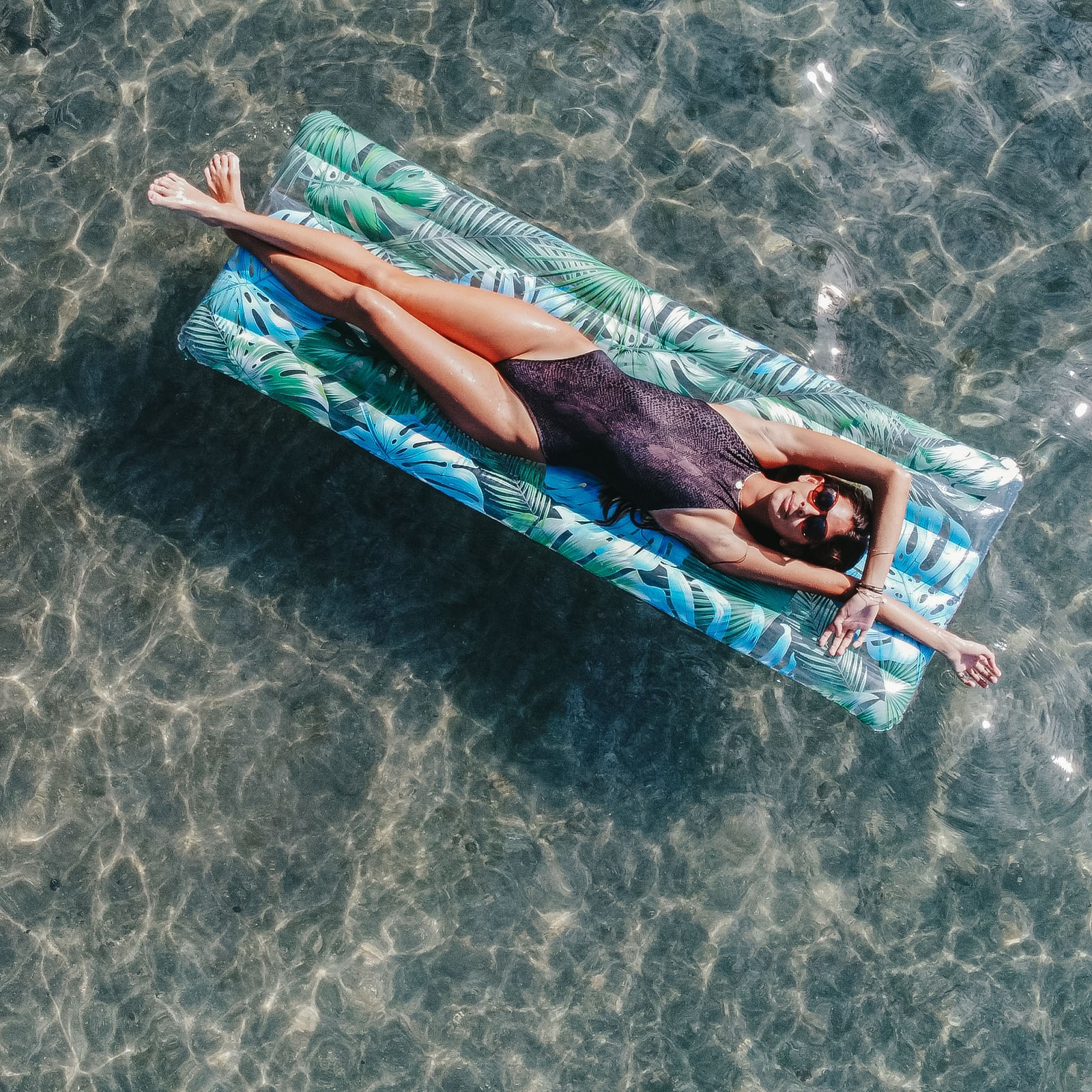 PoolCandy Deluxe Pool Raft with Palm Print