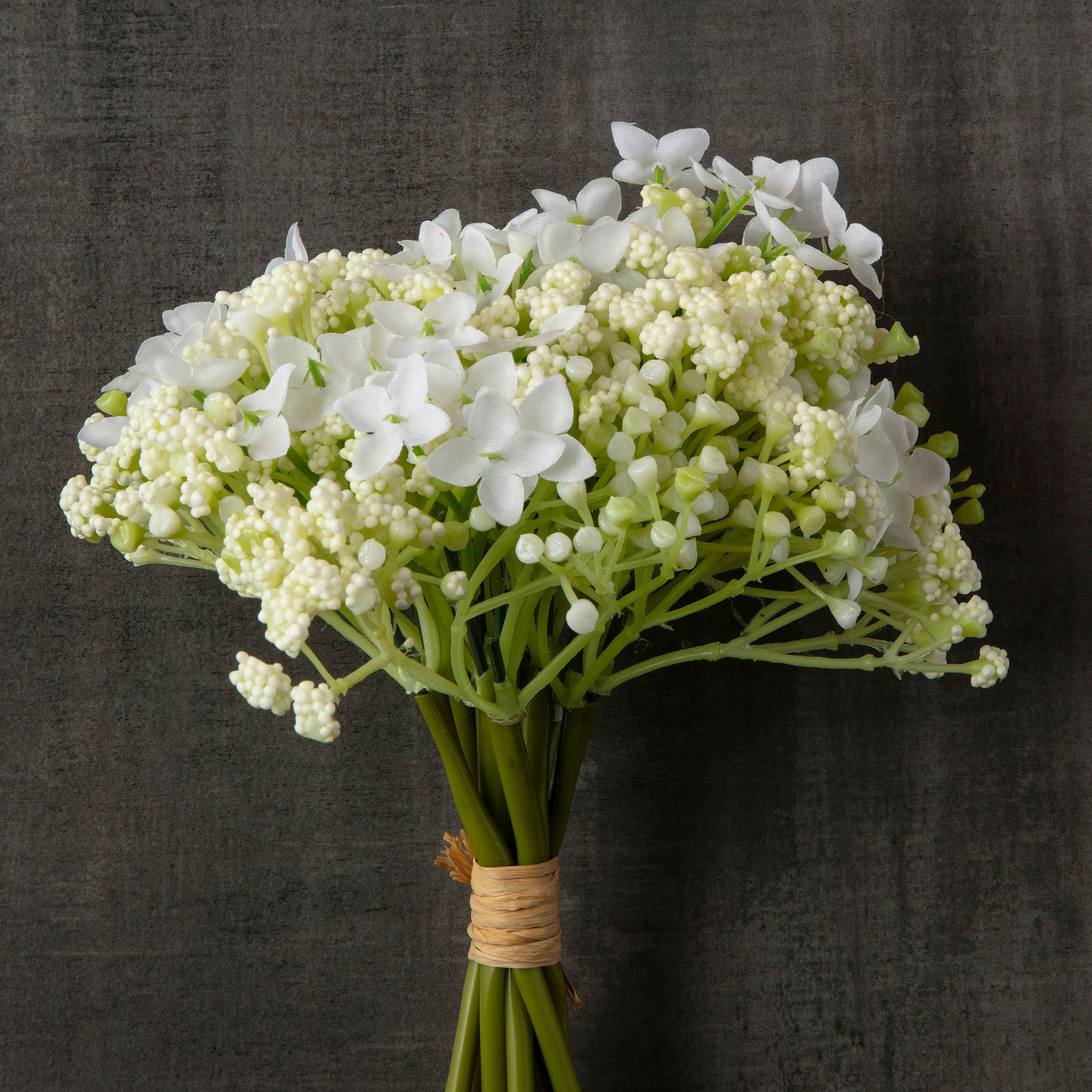 16 Pack: 10&#x22; White Baby&#x27;s Breath Bundle by Ashland&#xAE;