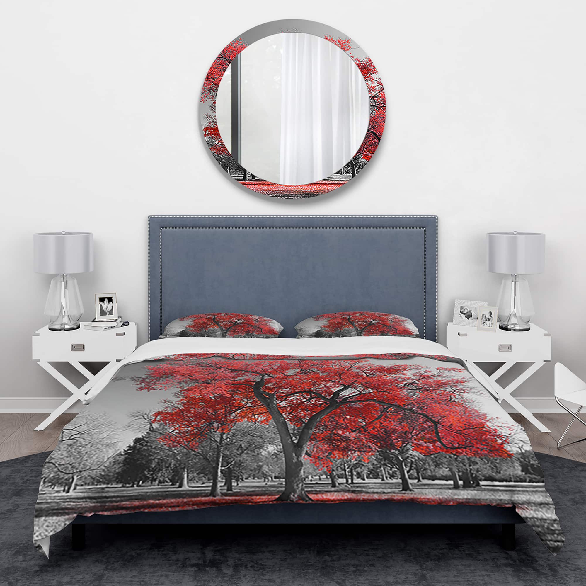 Designart &#x27;Big Red Tree on Foggy Day&#x27; Traditional Bedding Set - Duvet Cover &#x26; Shams