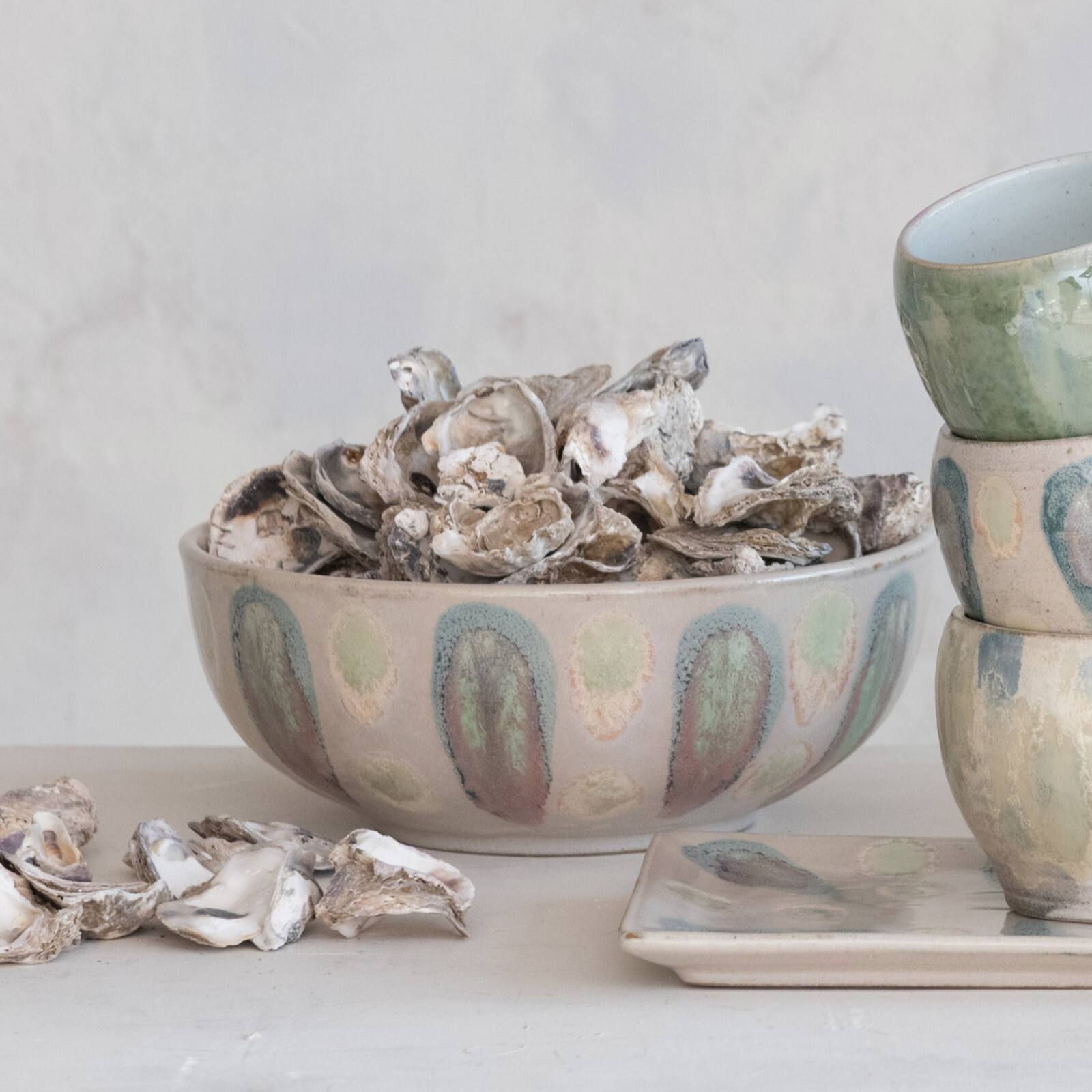 Hello Honey&#xAE; Tan &#x26; Marine Round Geometric Stoneware Bowl