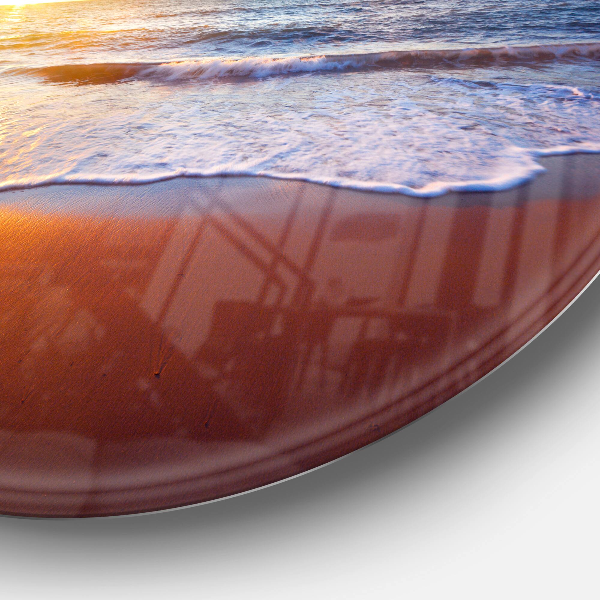 Designart - Stunning Blue Waves and Brown Sand&#x27; Beach Photo Metal Circle Wall Art