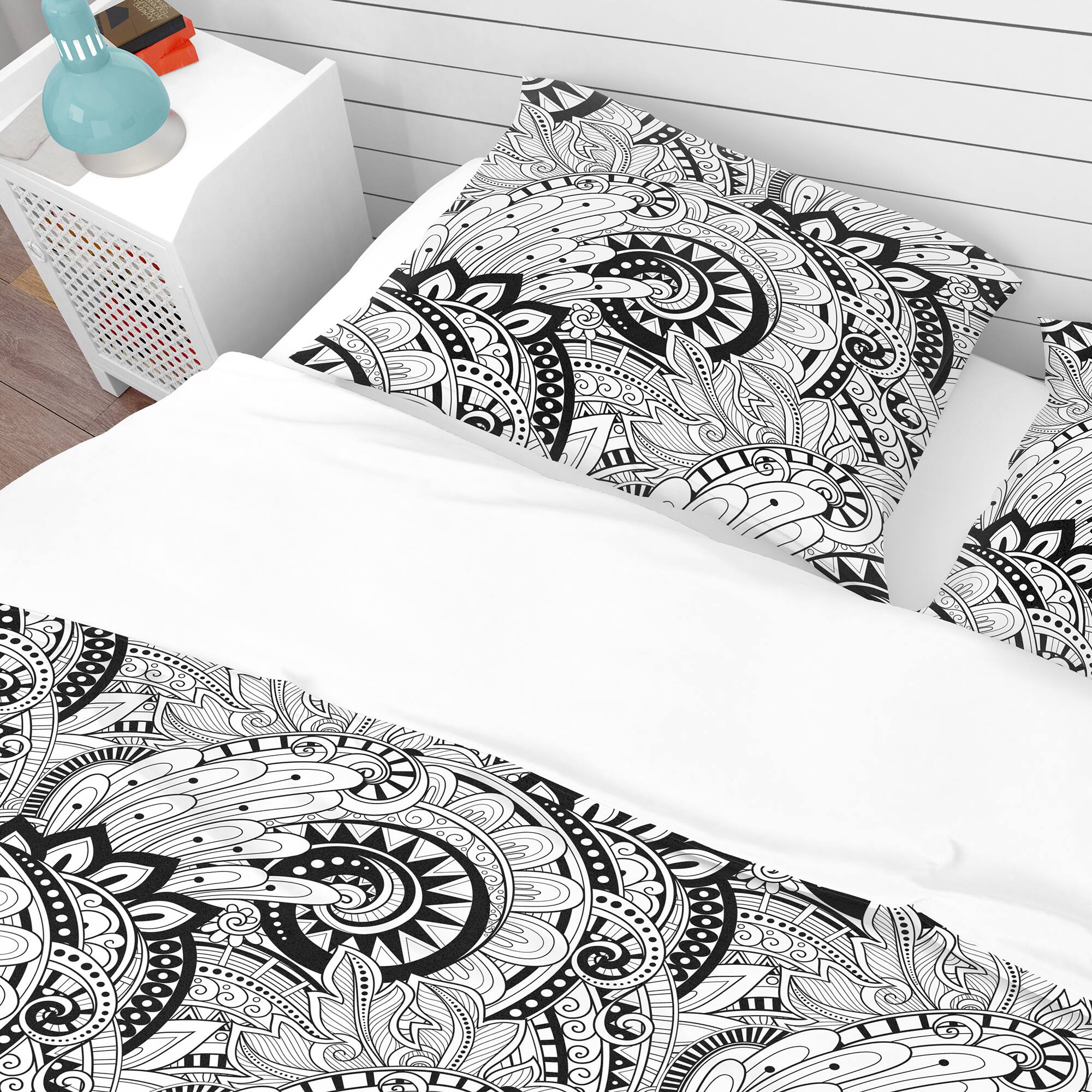 Designart &#x27;Monochrome Abstract Floral Pattern&#x27; Bohemian &#x26; Eclectic Bedding Set - Duvet Cover &#x26; Shams