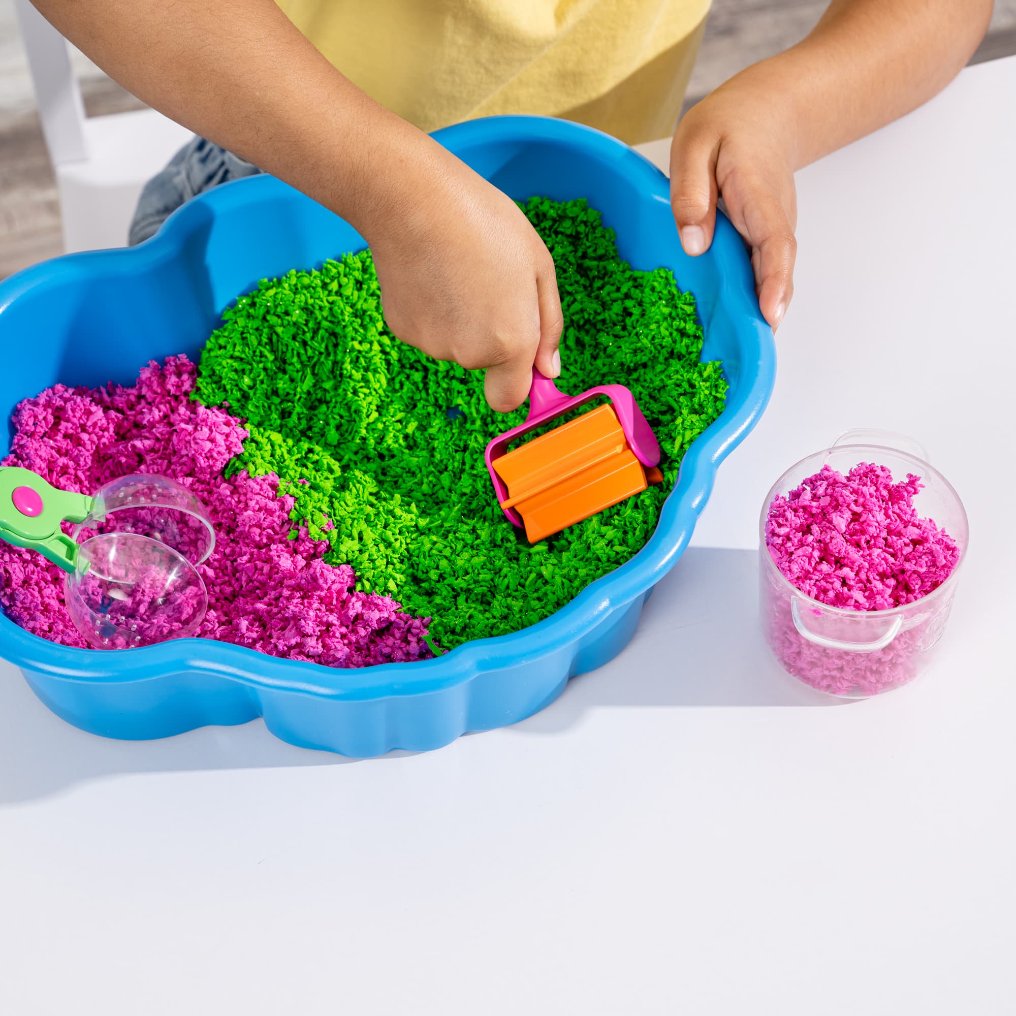 Educational Insights Playfoam Pluffle Sensory Station