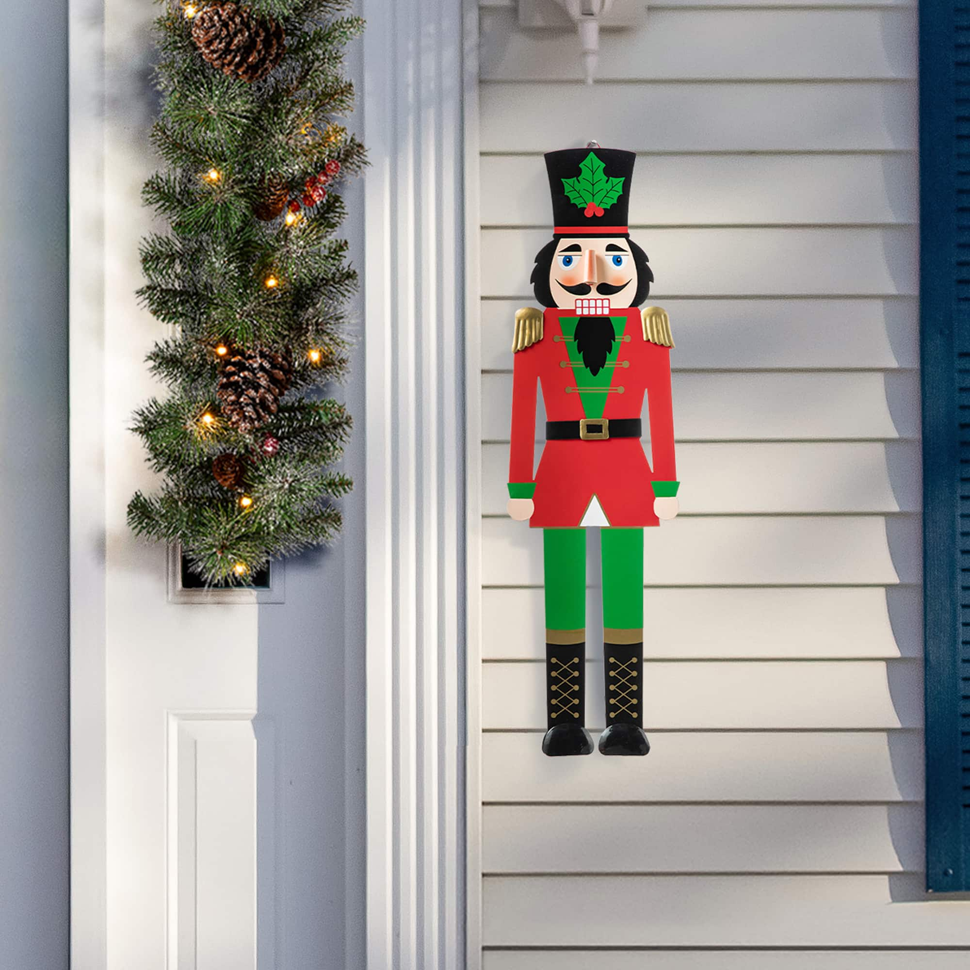 Glitzhome&#xAE; Metal Nutcrackers &#x26; &#x22;MERRY CHRISTMAS&#x22; Yard Stake Set