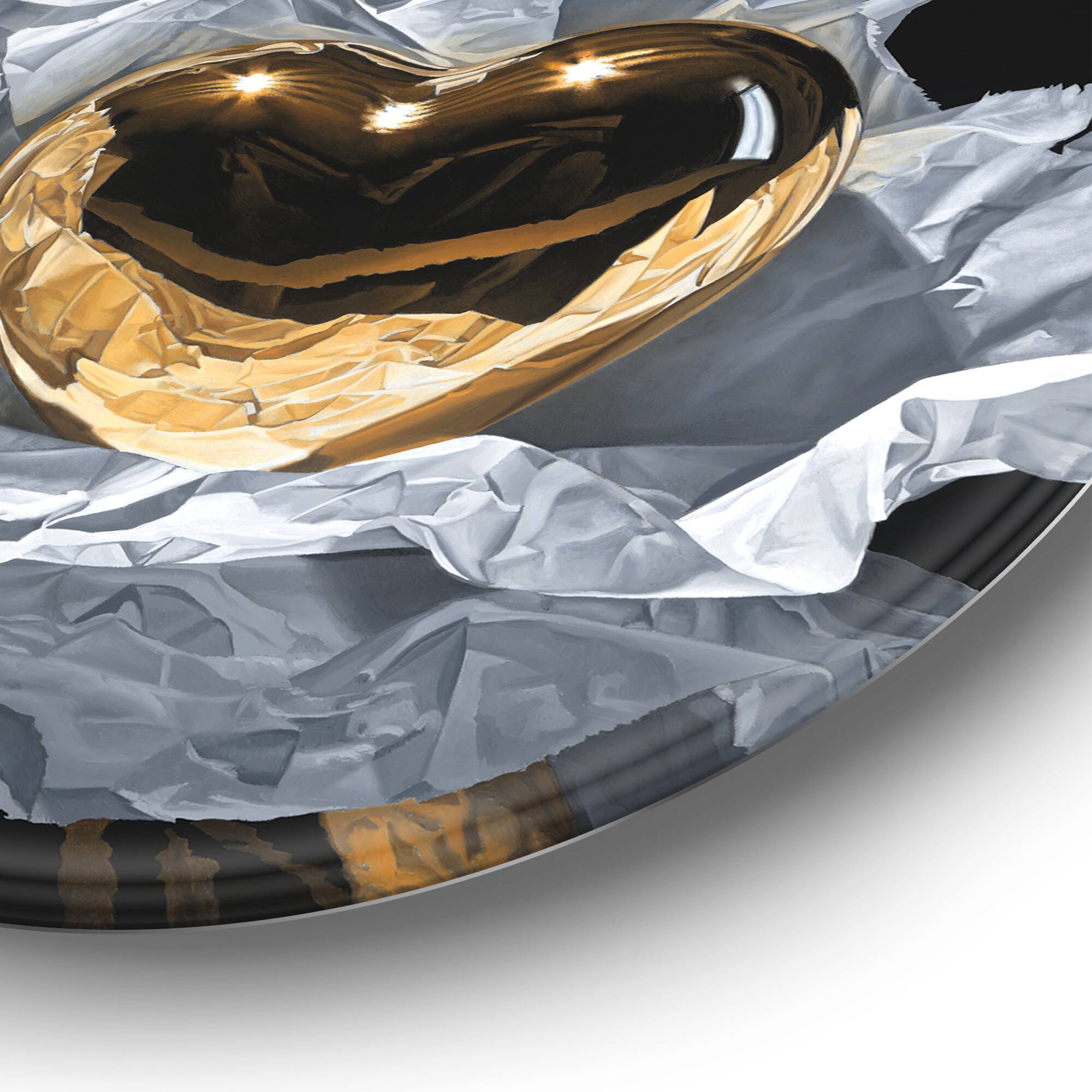 Designart - Heart Of Gold - Modern & Contemporary Metal Circle Wall Art