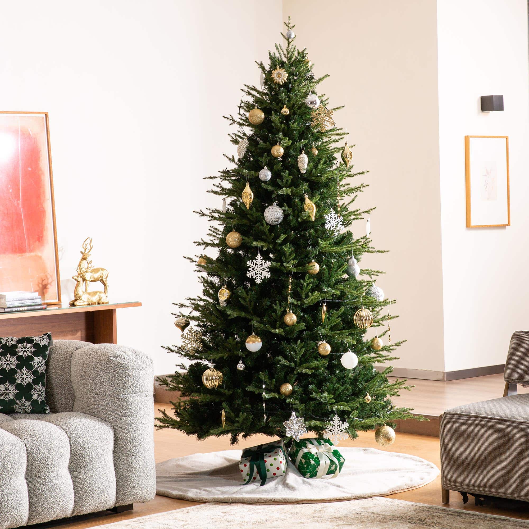 Glitzhome&#xAE; 60&#x22; Milk Coffee Reversible Faux Rabbit Fur/Korean Fleece Christmas Tree Skirt