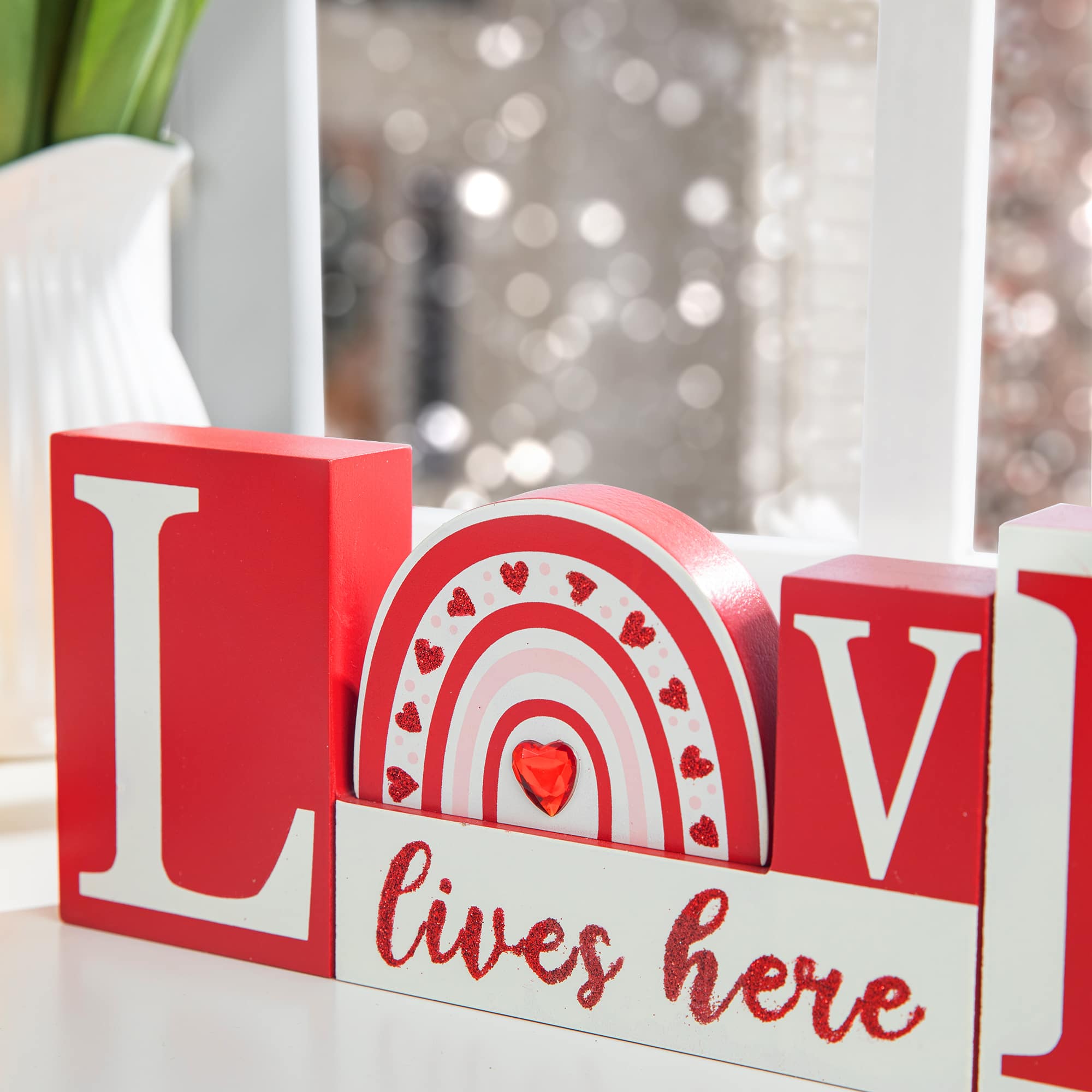 Glitzhome&#xAE; 11.75&#x22; Valentine&#x27;s Wooden LOVE Table D&#xE9;cor