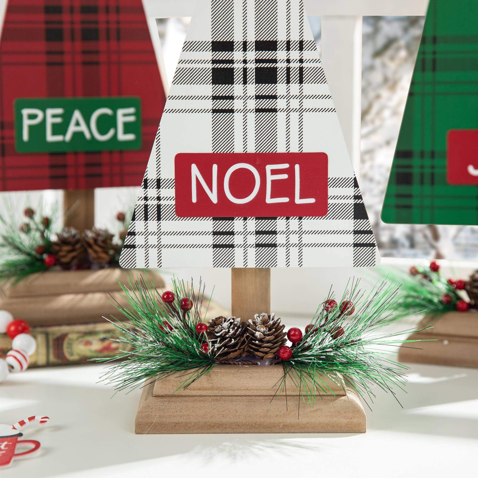 Glitzhome&#xAE; Christmas Plaid Table Tree Set