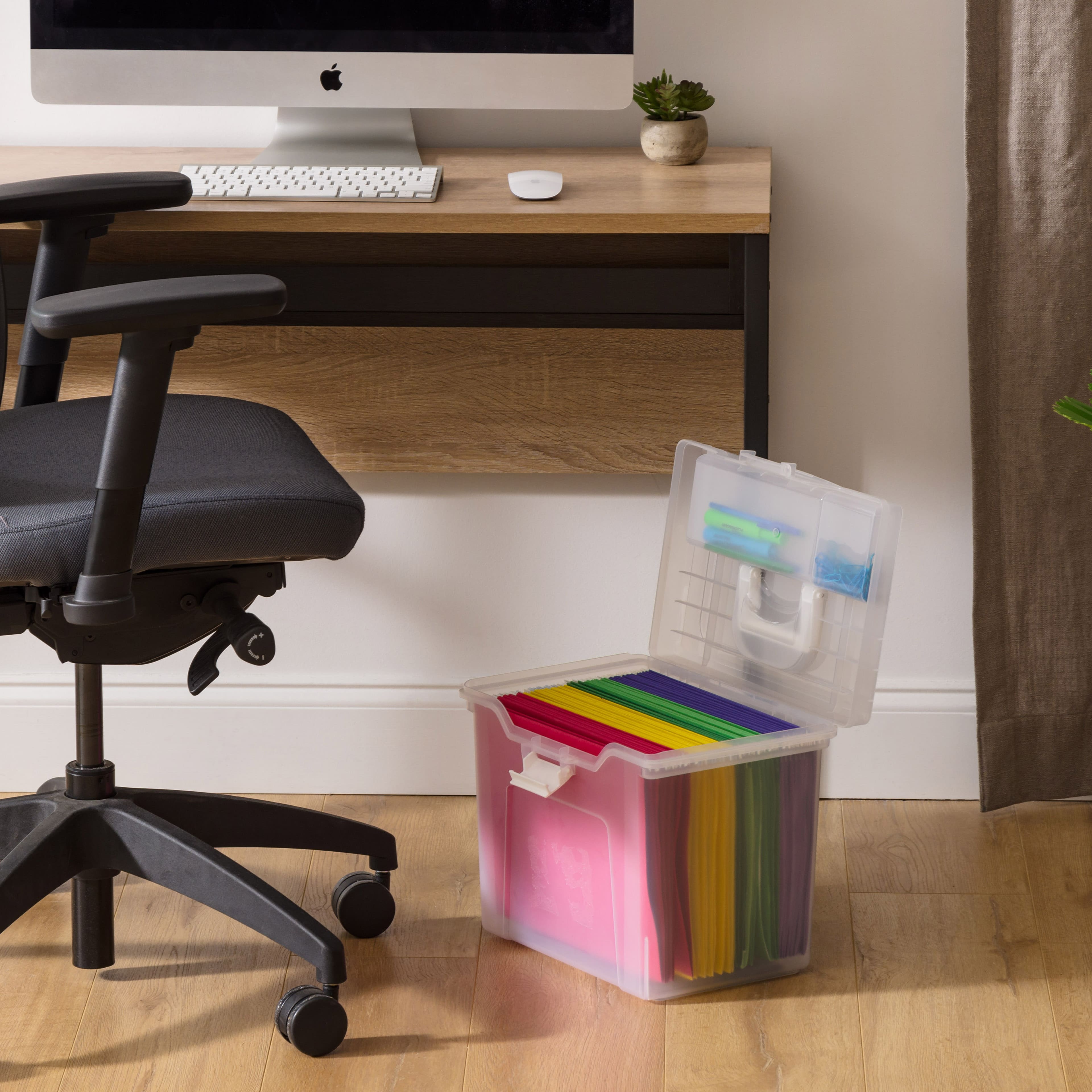 IRIS Portable Craft Storage Tote