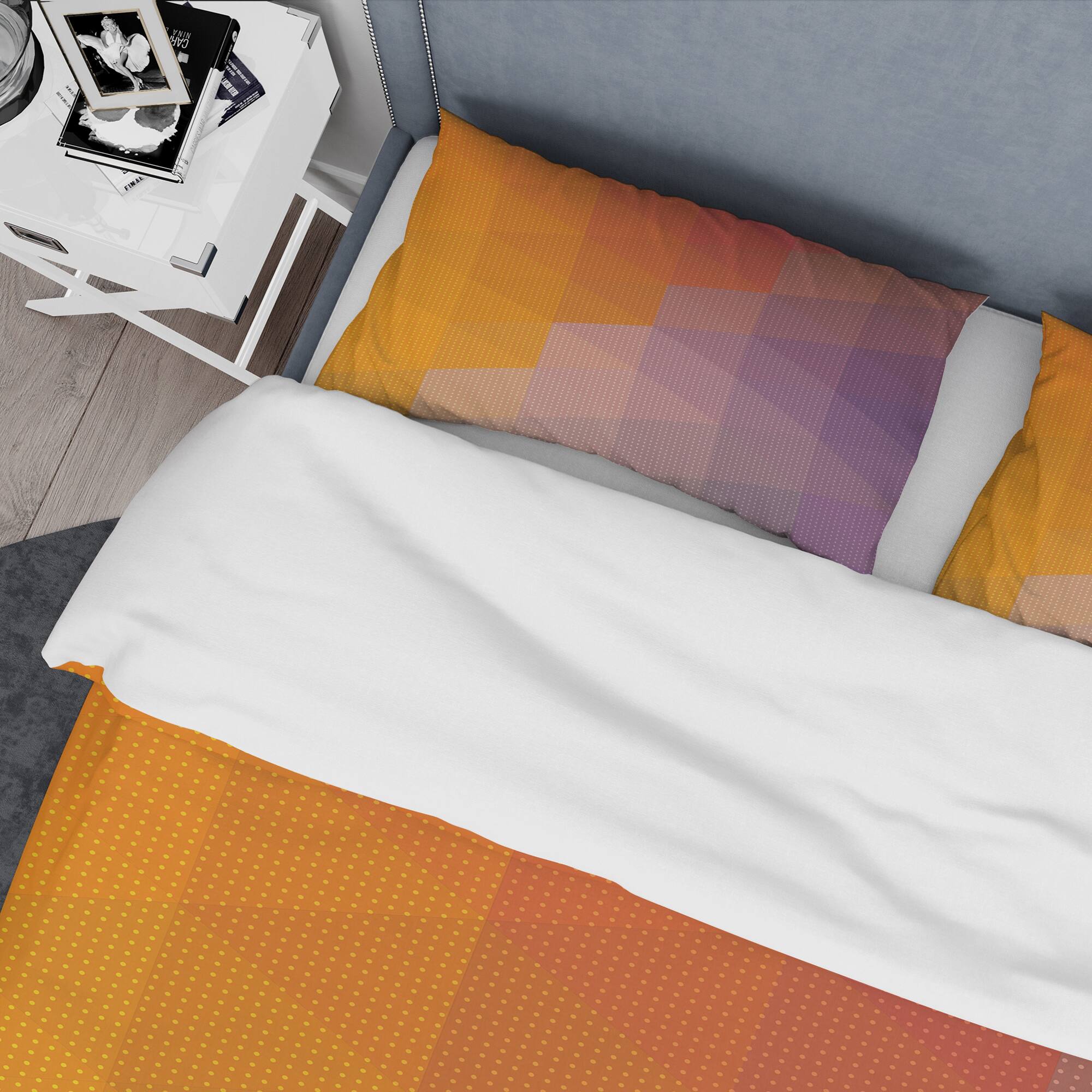 Designart &#x27;Dotted Triangular Geometry in Yellow and Purple&#x27; Modern &#x26; Contemporary Bedding Set - Duvet Cover &#x26; Shams