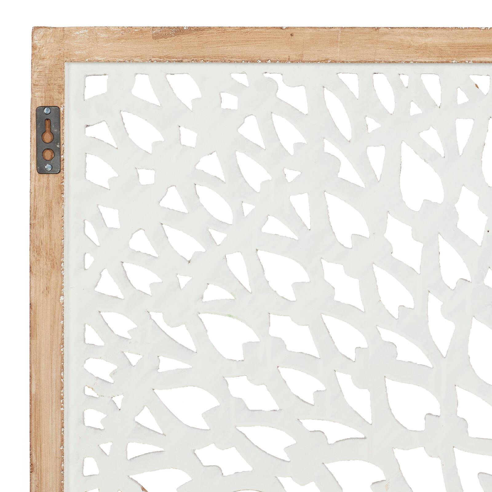 36&#x22; Tan Traditional Ornamental Wood Wall D&#xE9;cor