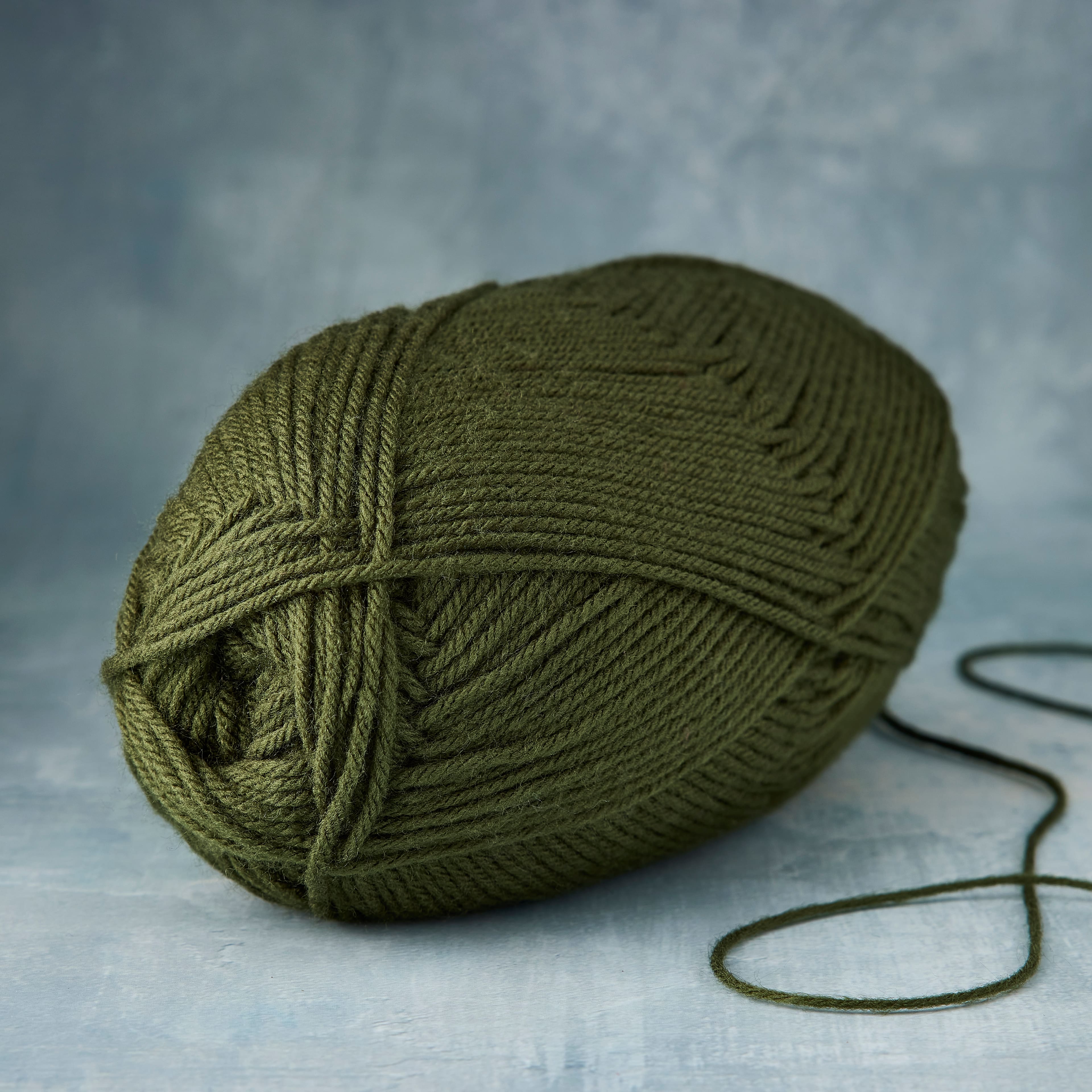 18 Pack: Impeccable&#xAE; Solid Yarn by Loops &#x26; Threads&#xAE;