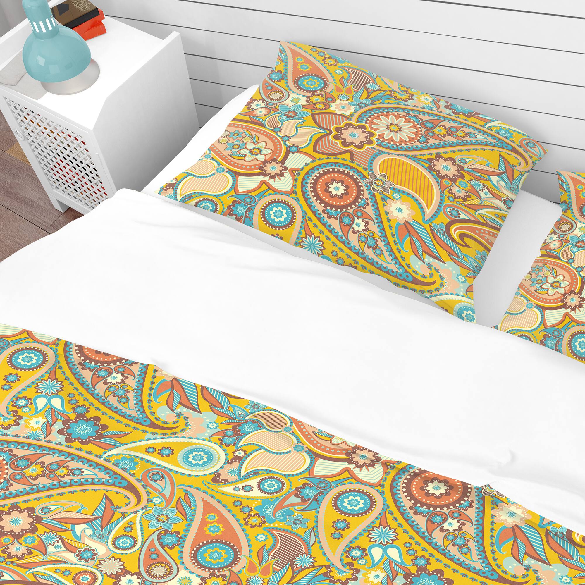 Designart &#x27;Pattern Paisley&#x27; Vintage Bedding Set - Duvet Cover &#x26; Shams