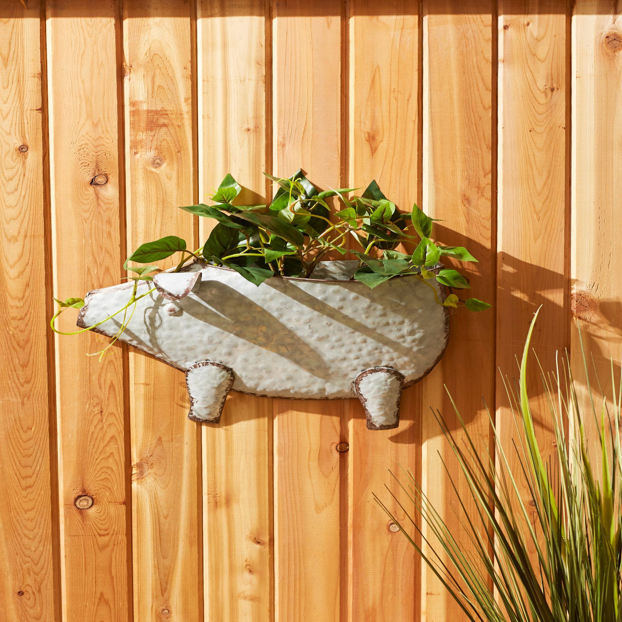 DII® 16.75" Pig Galvanized Wall Planter