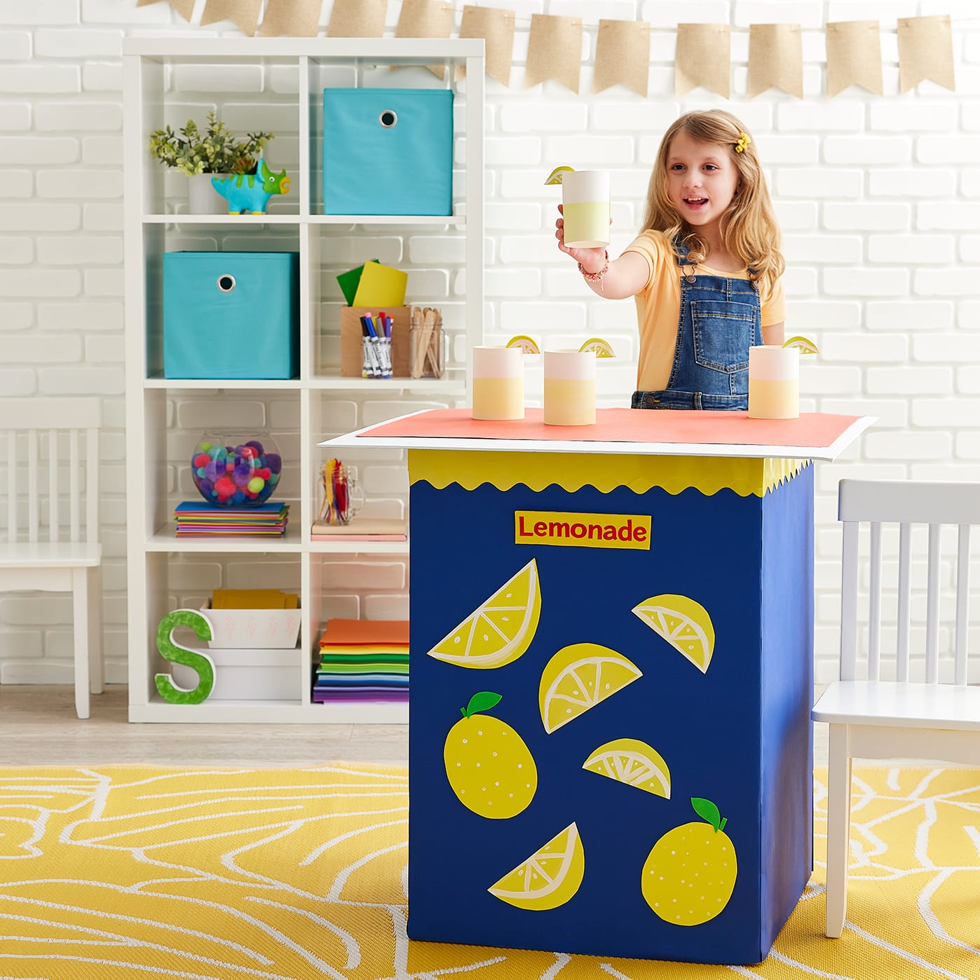 Pretend Play Lemonade Stand