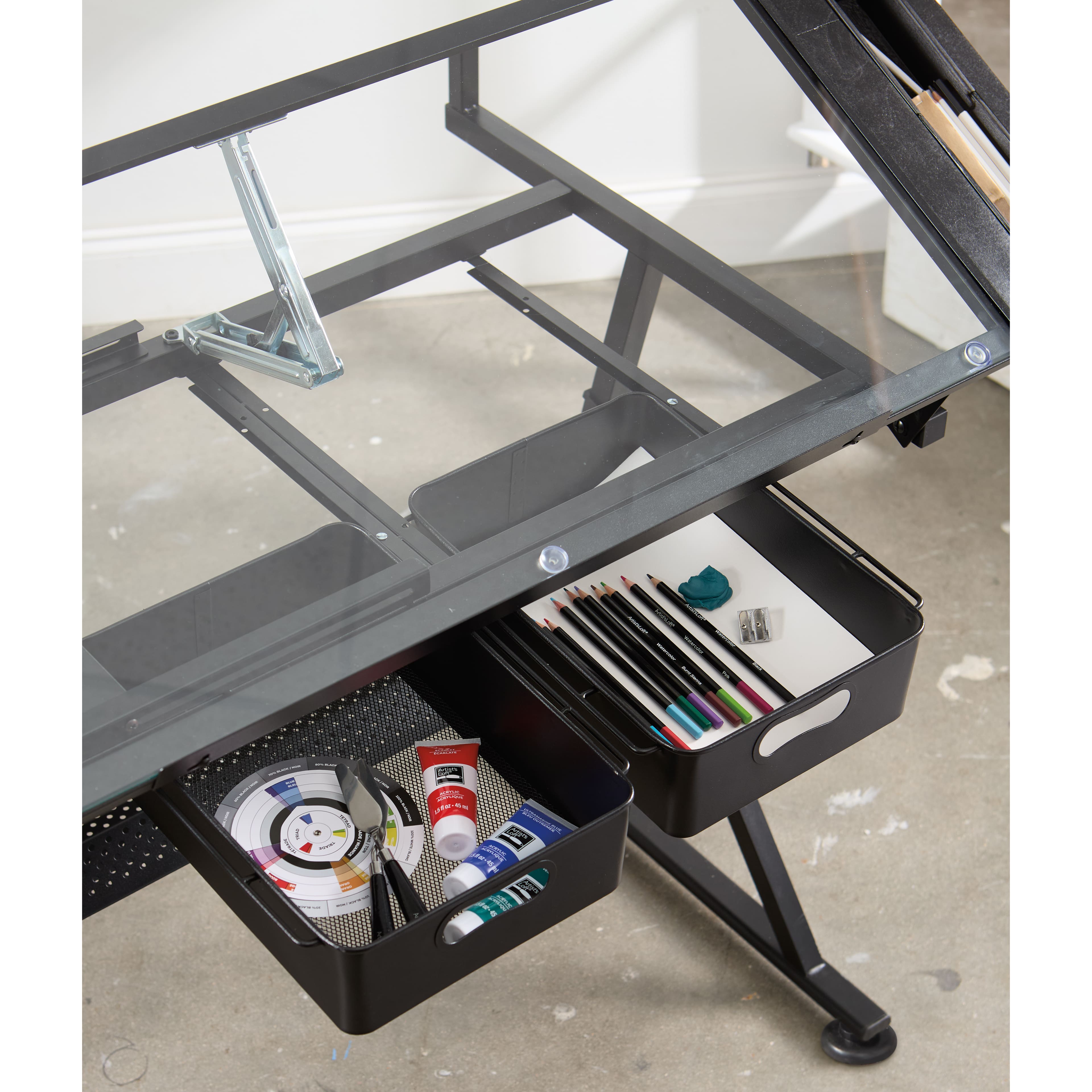 Table pour artiste noire d’Artist’s Loft