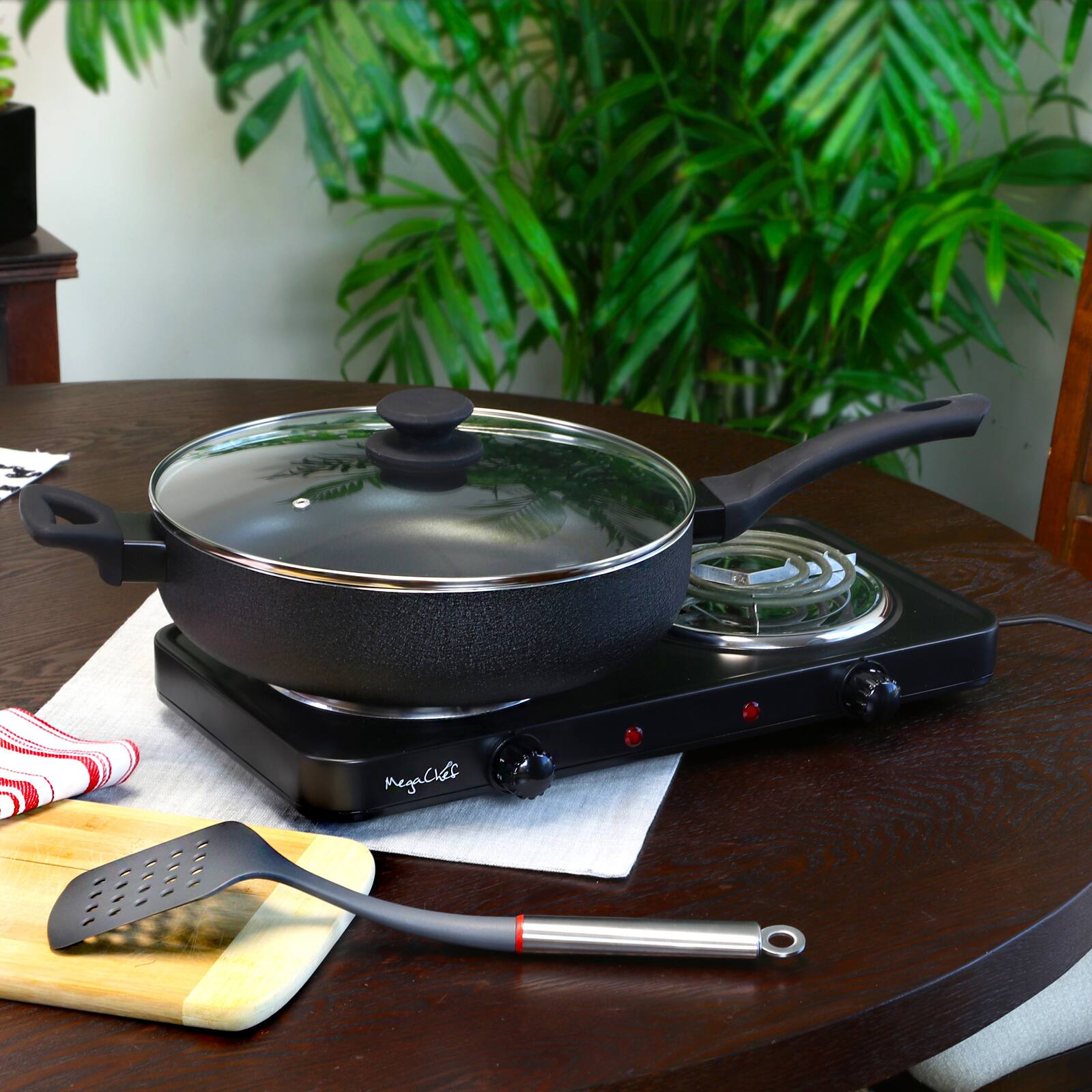 Oster Ashford 5qt. Black Aluminum Saut&#xE9; Pan With Tempered Glass Lid