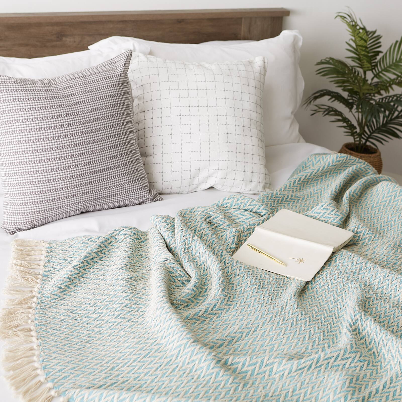 DII&#xAE; Zig-Zag Throw